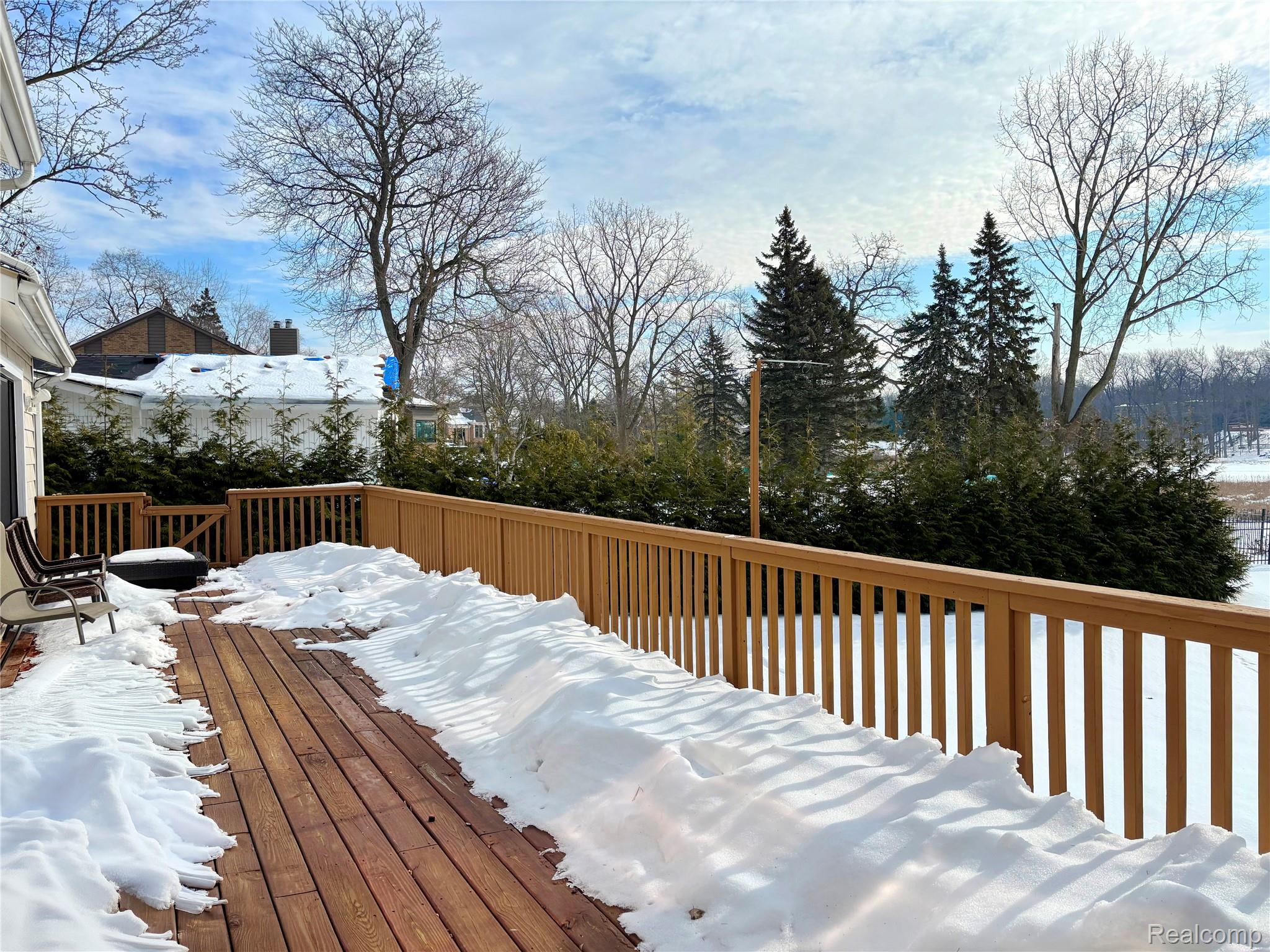 1825 Long Pointe Drive