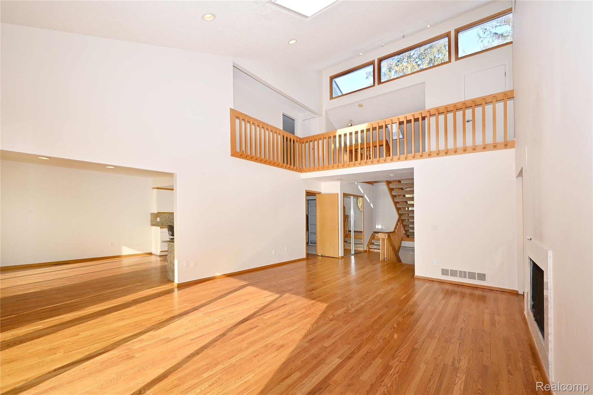 1825 Long Pointe Drive