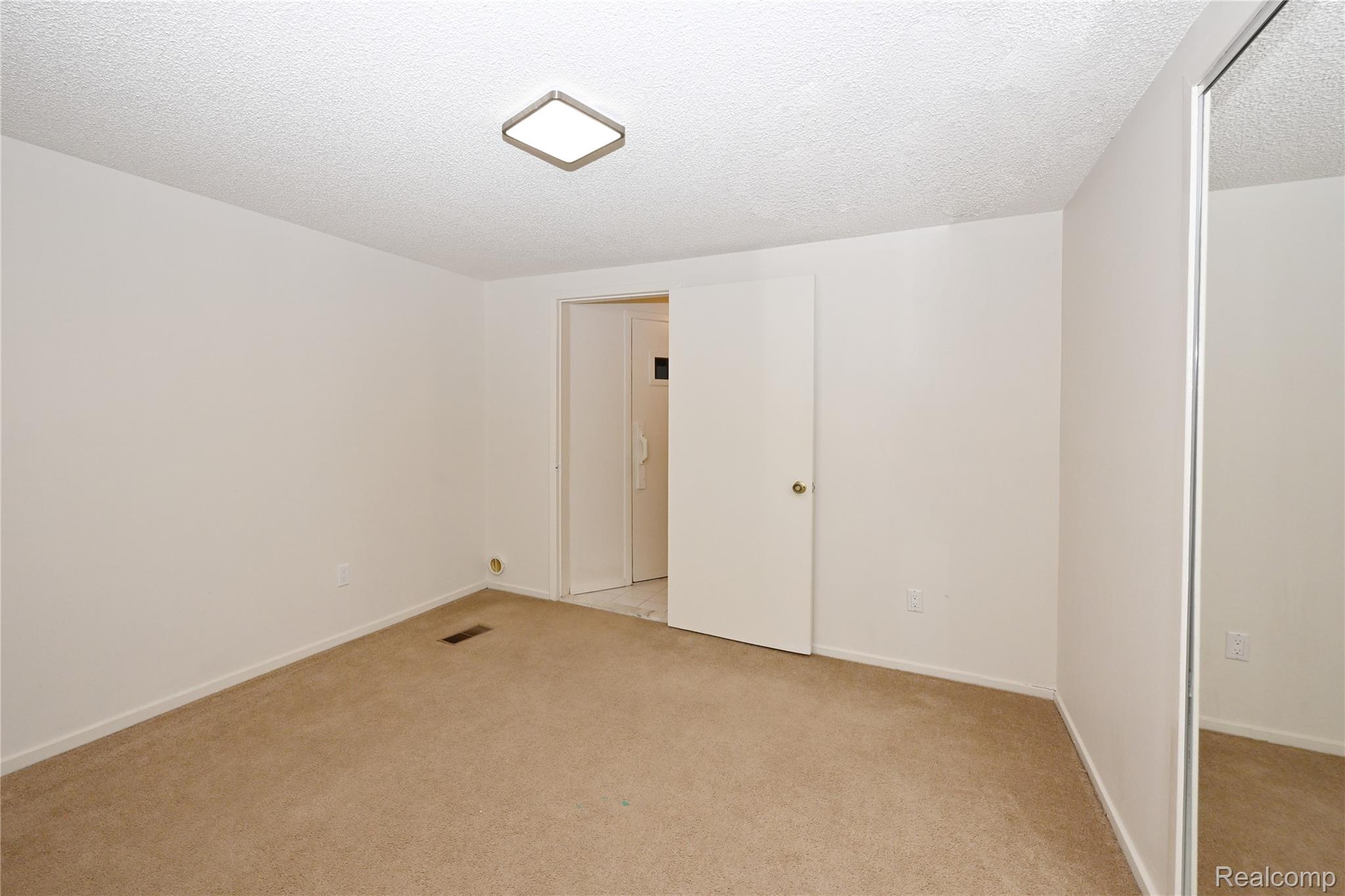 1825 Long Pointe Drive