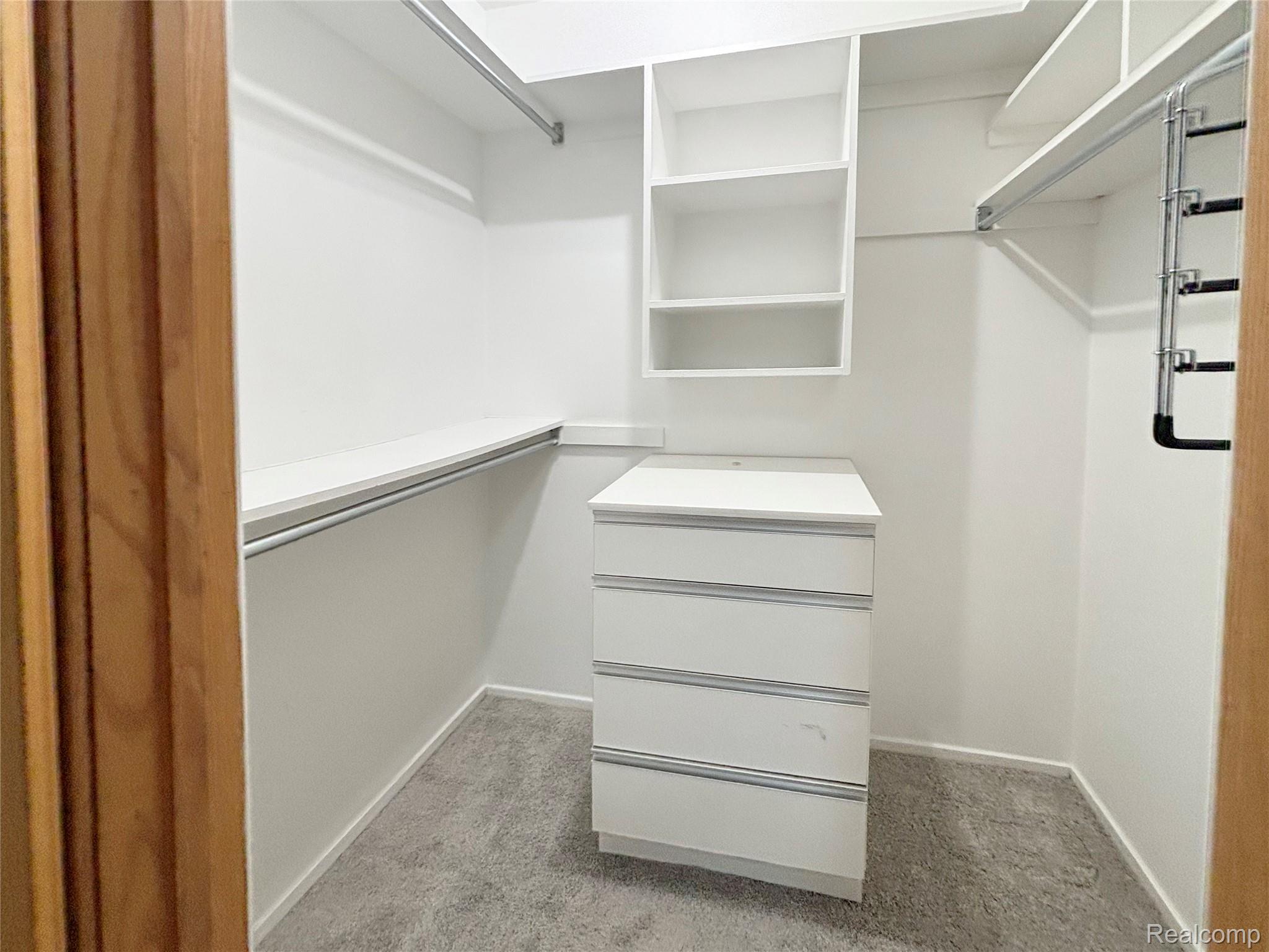 1825 Long Pointe Drive