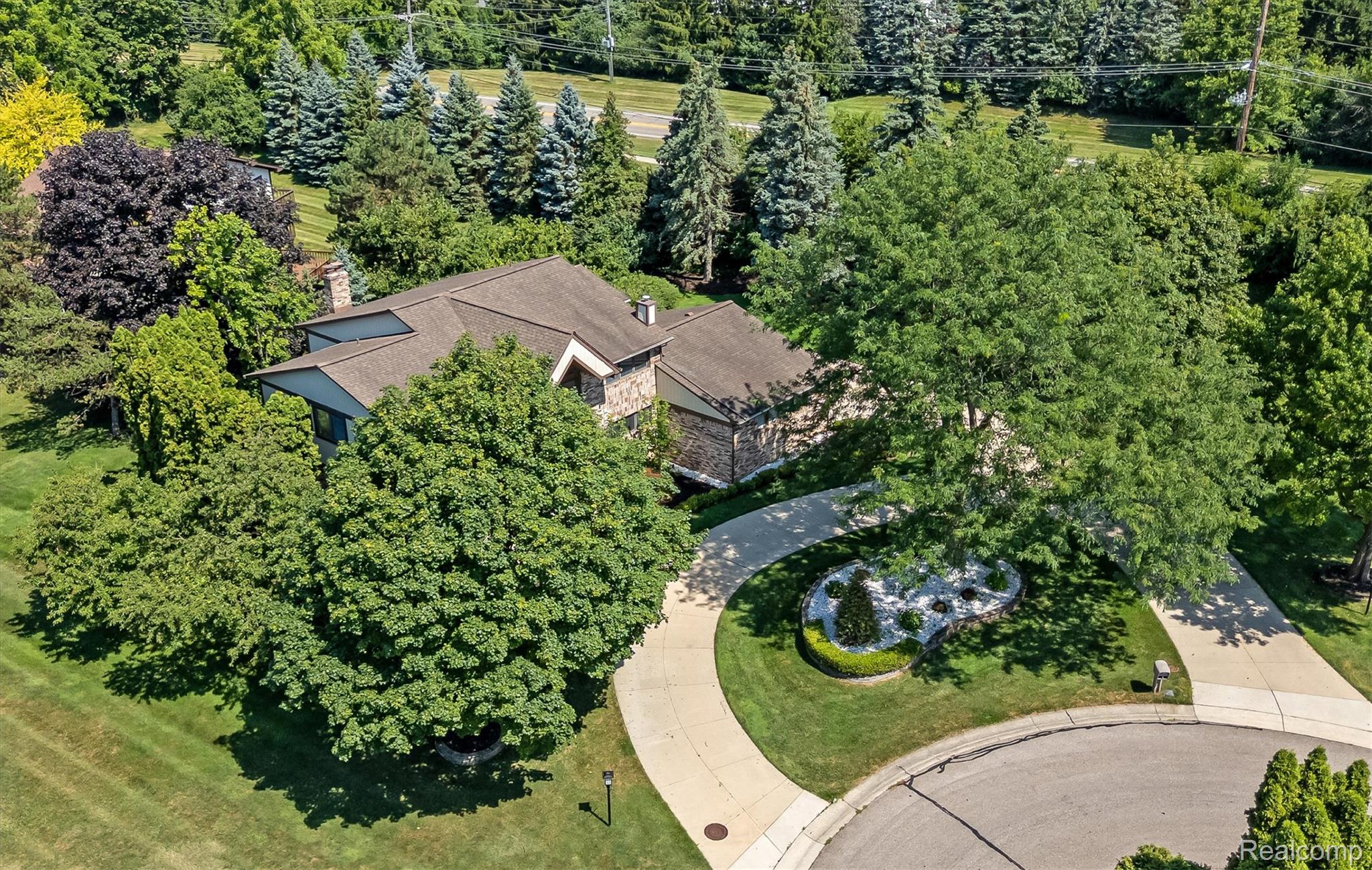 1900 Seminole Court