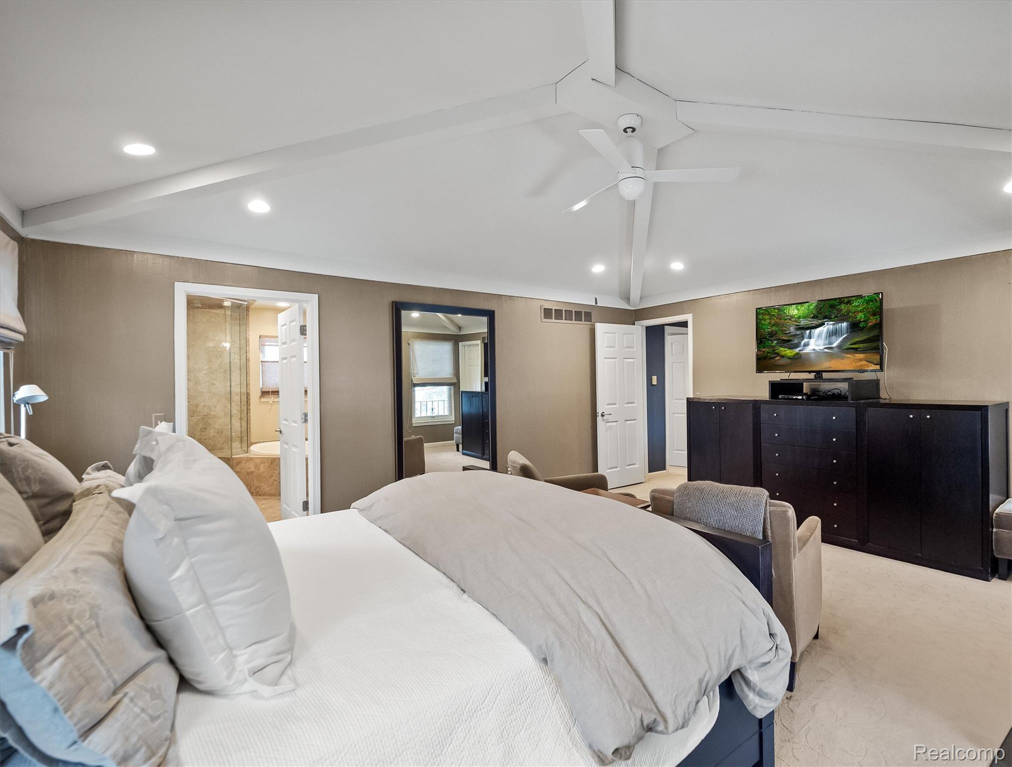 6018 Glen Eagles Drive