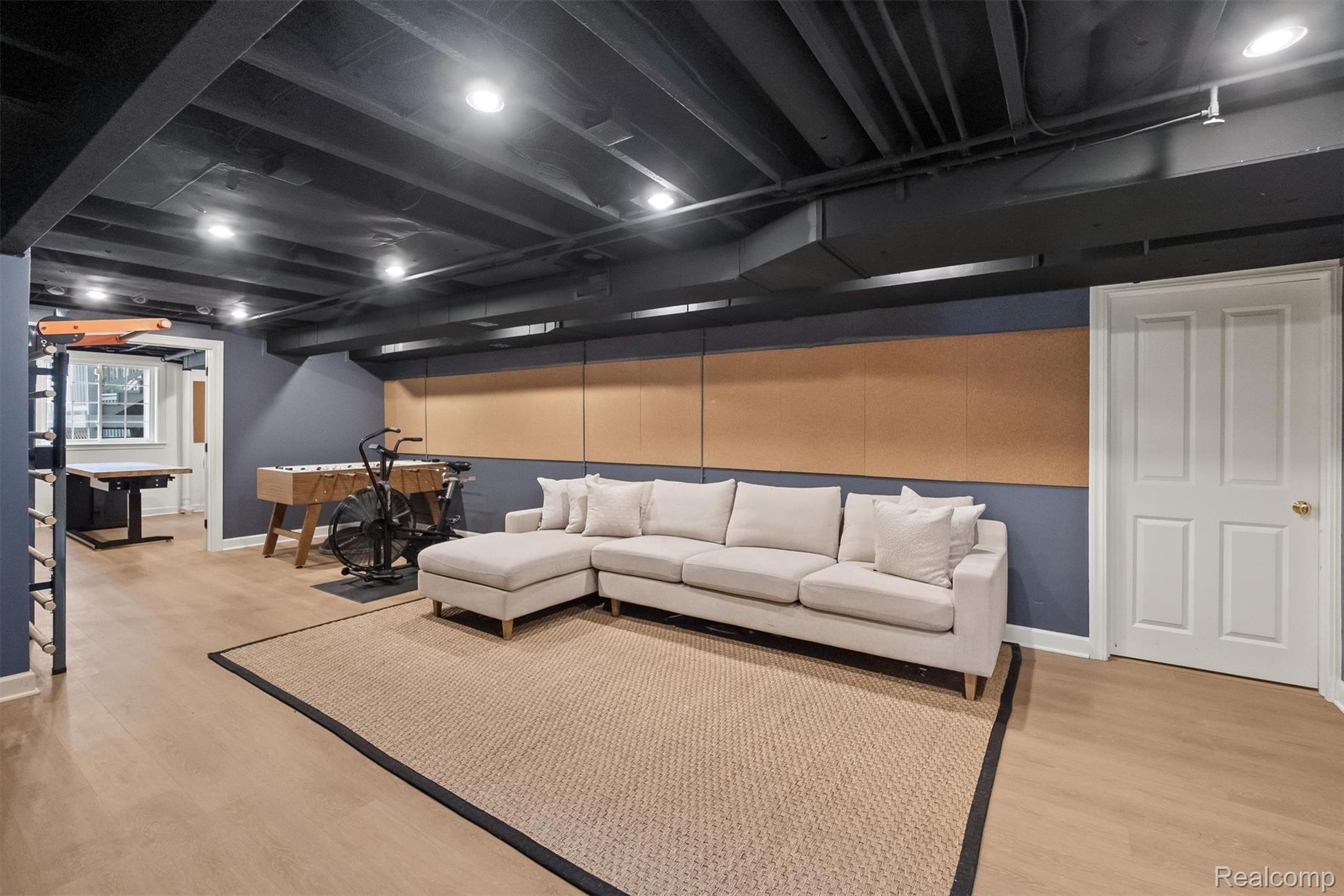 5067 Van Ness Drive