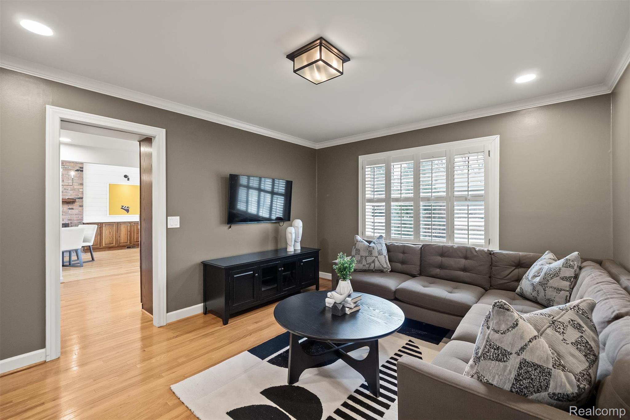 5067 Van Ness Drive