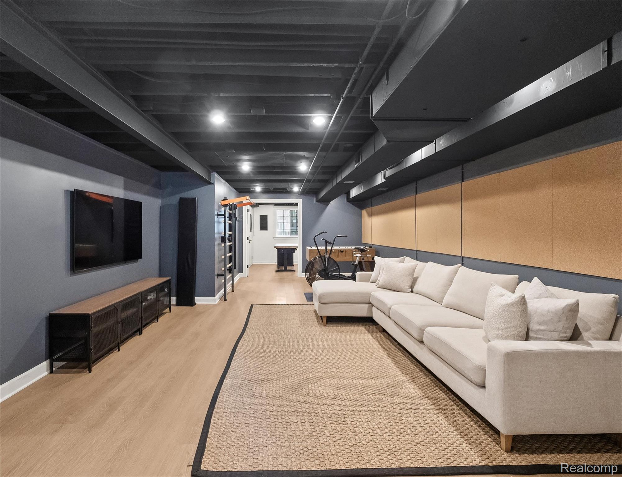 5067 Van Ness Drive