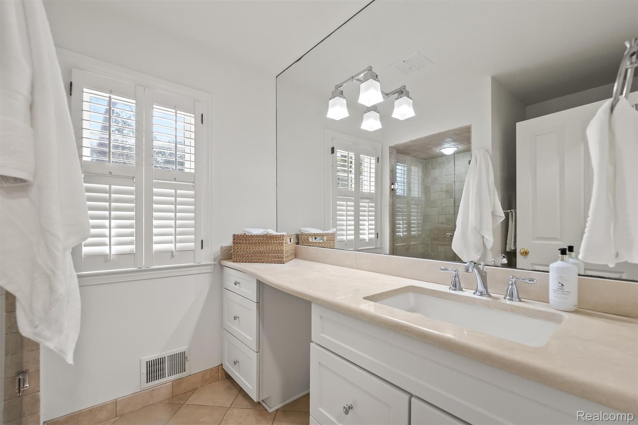 5067 Van Ness Drive