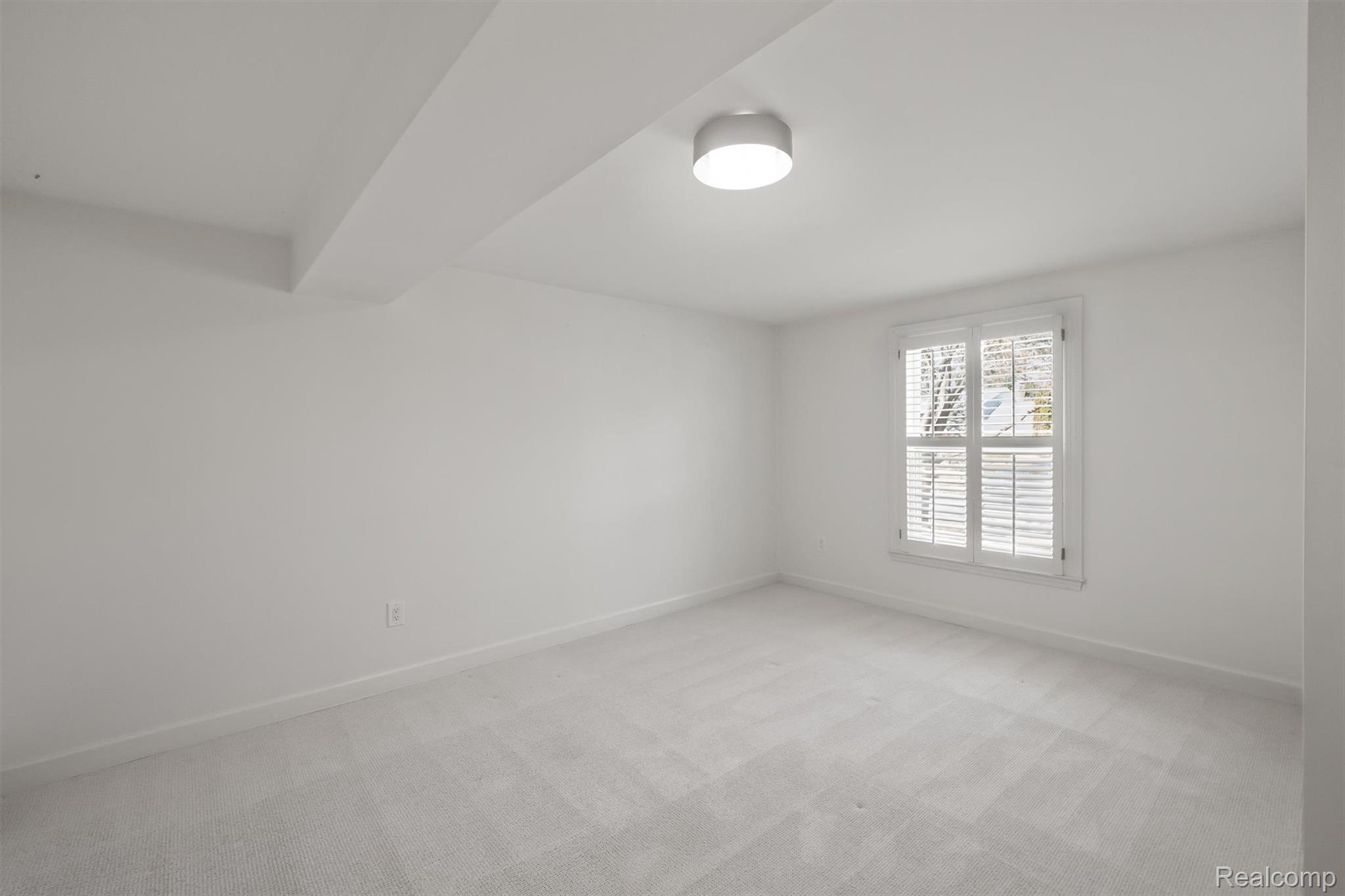 5067 Van Ness Drive