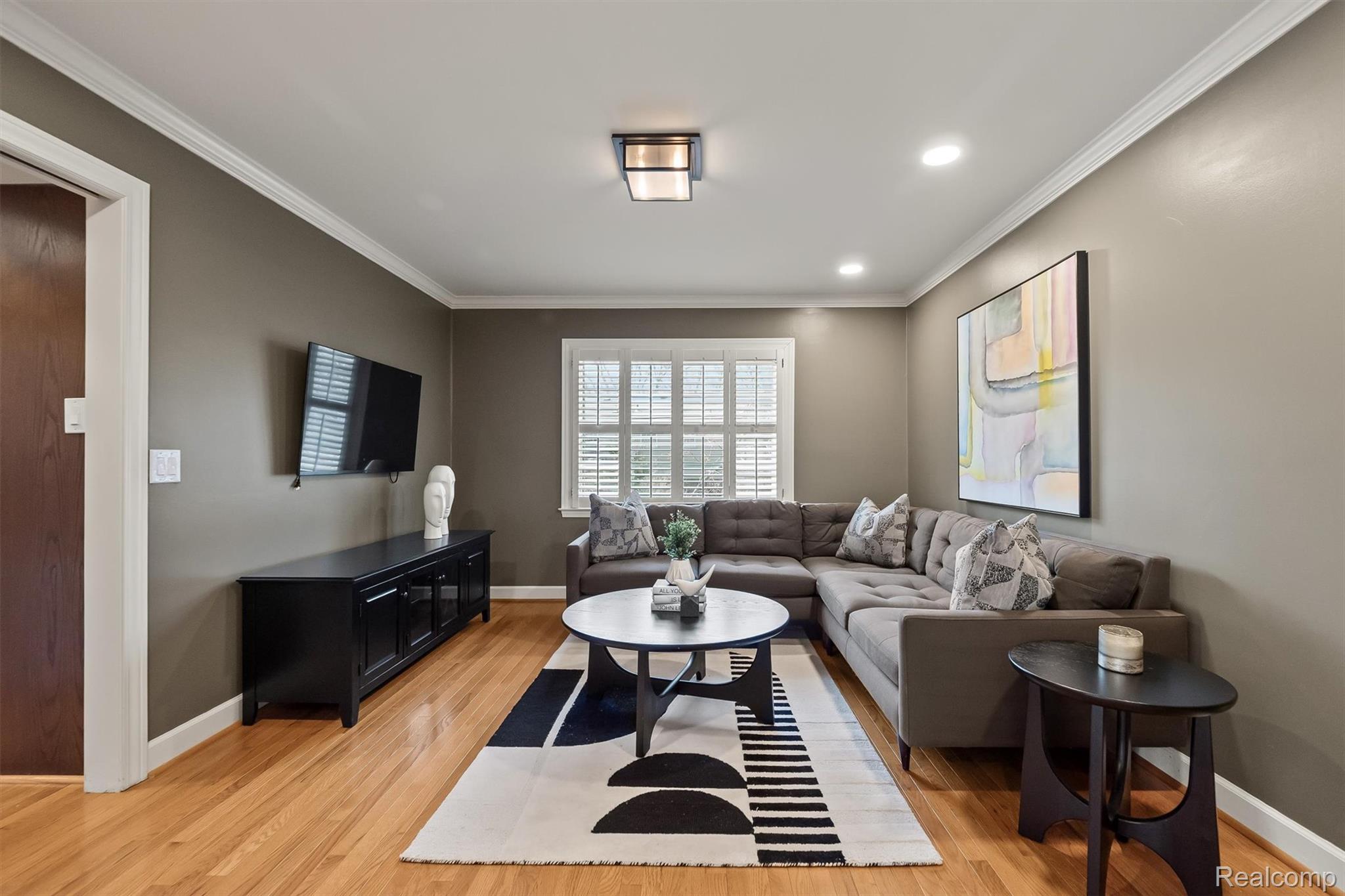 5067 Van Ness Drive