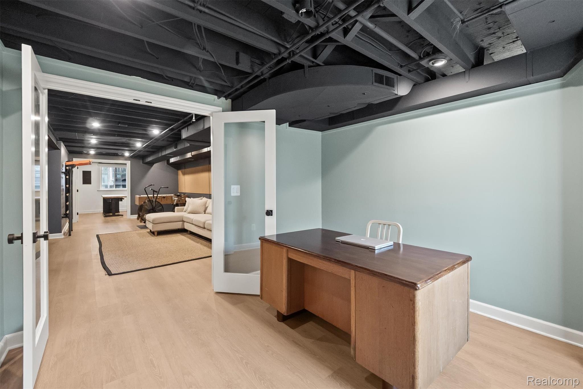 5067 Van Ness Drive