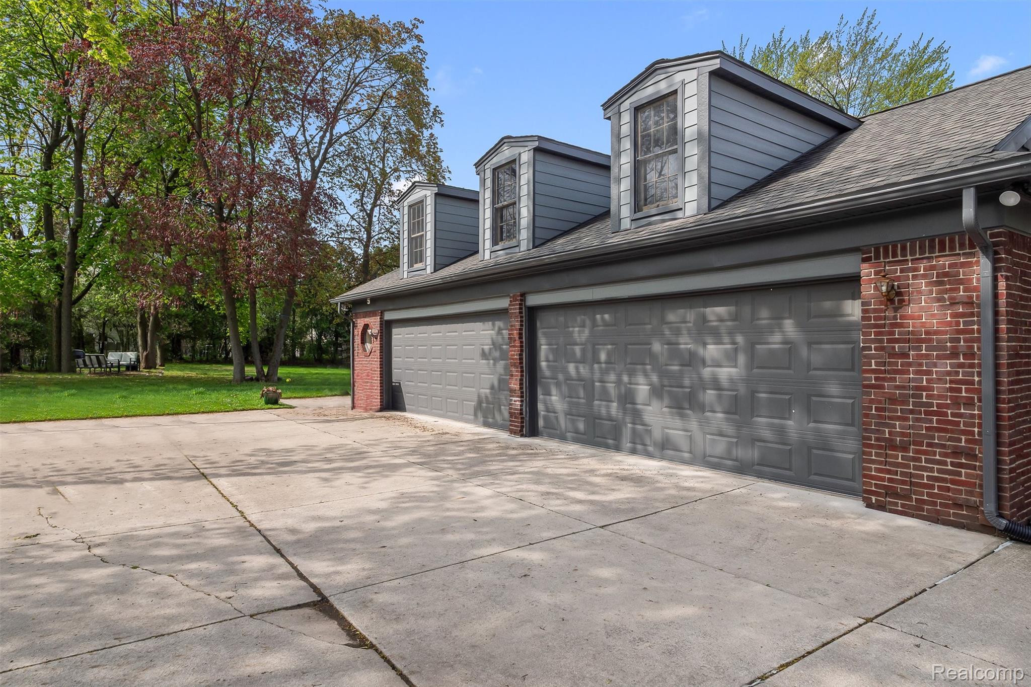3937 Englewood Court