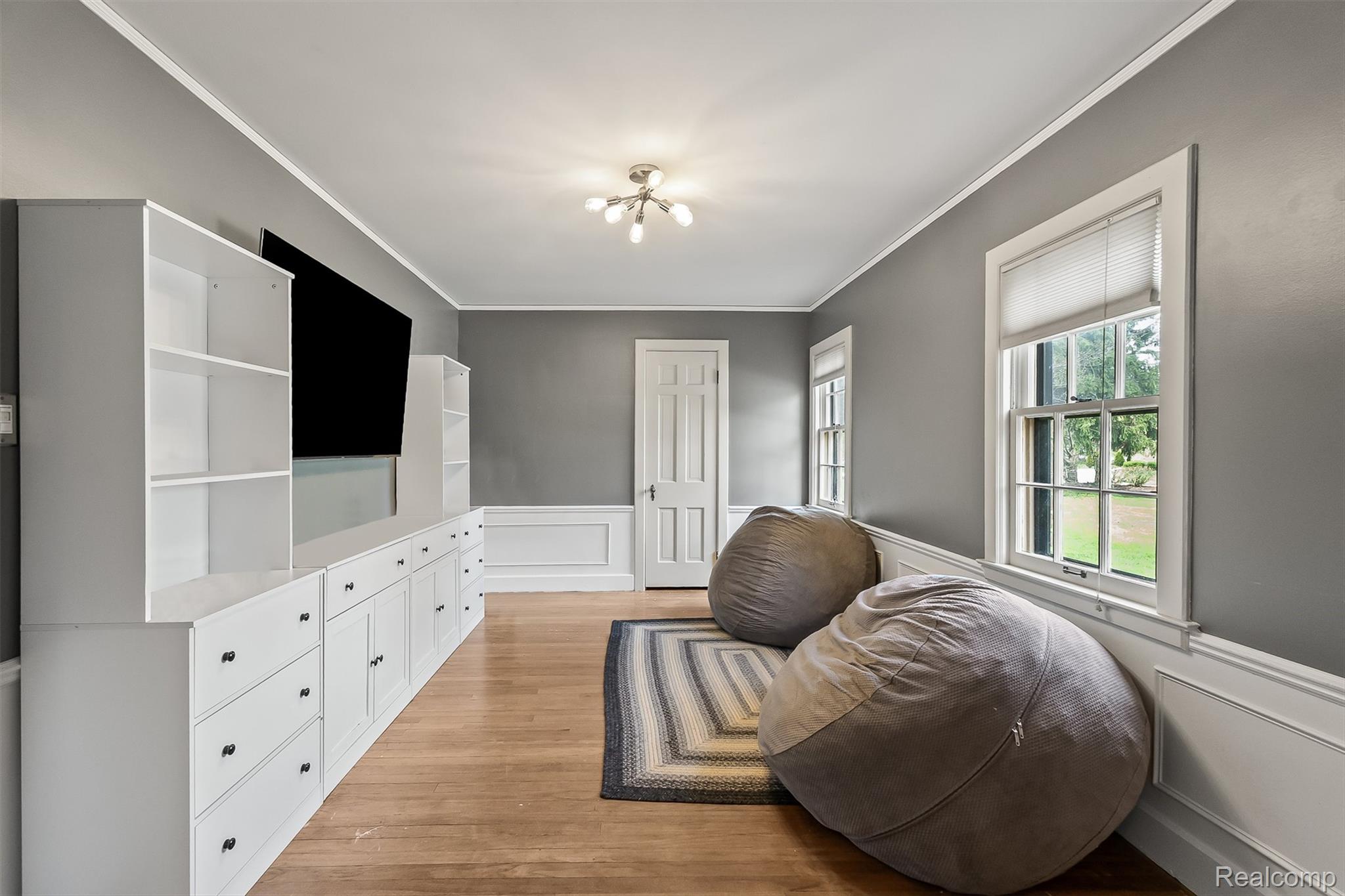3937 Englewood Court