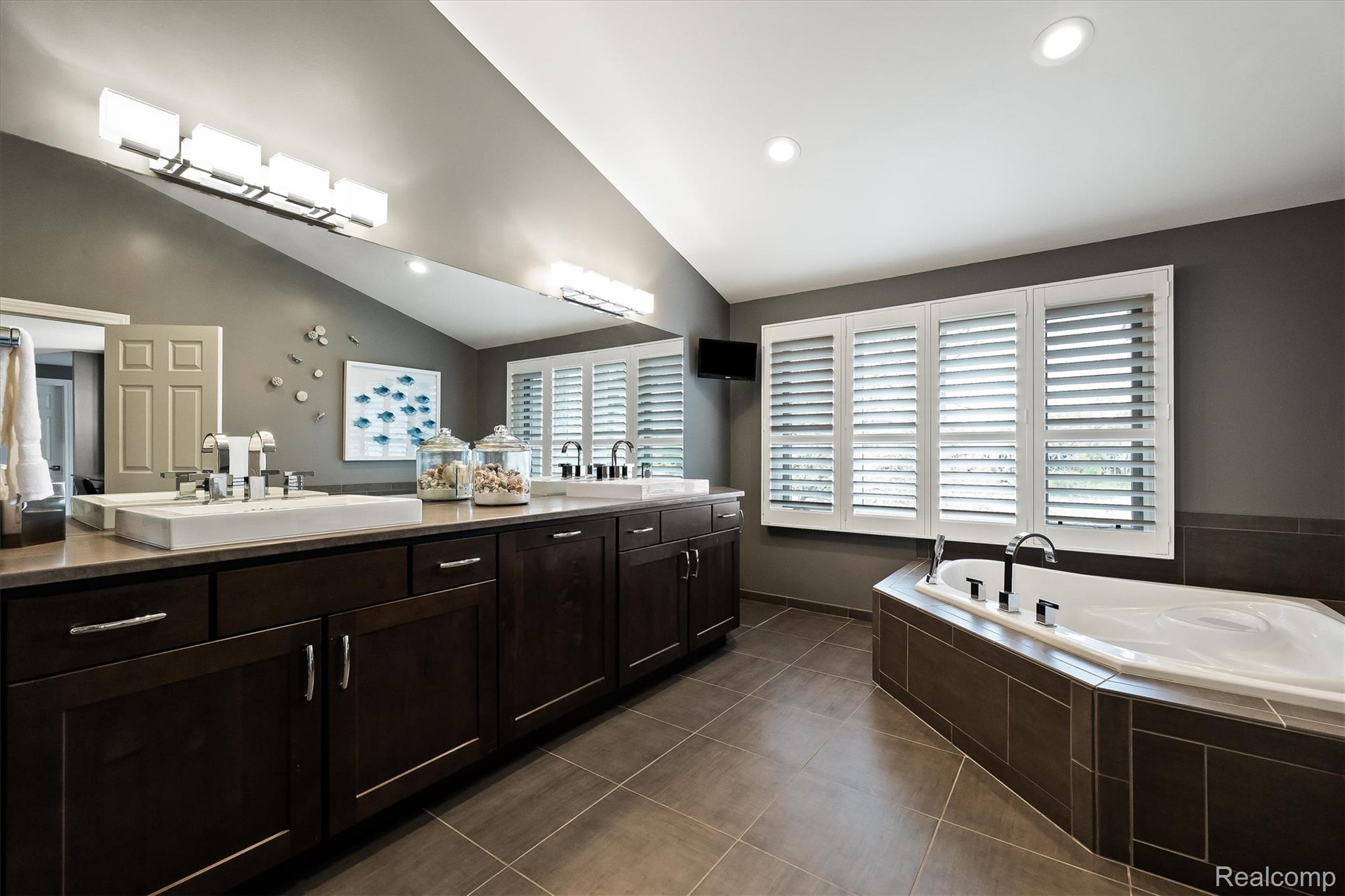 4822 Hidden Lane