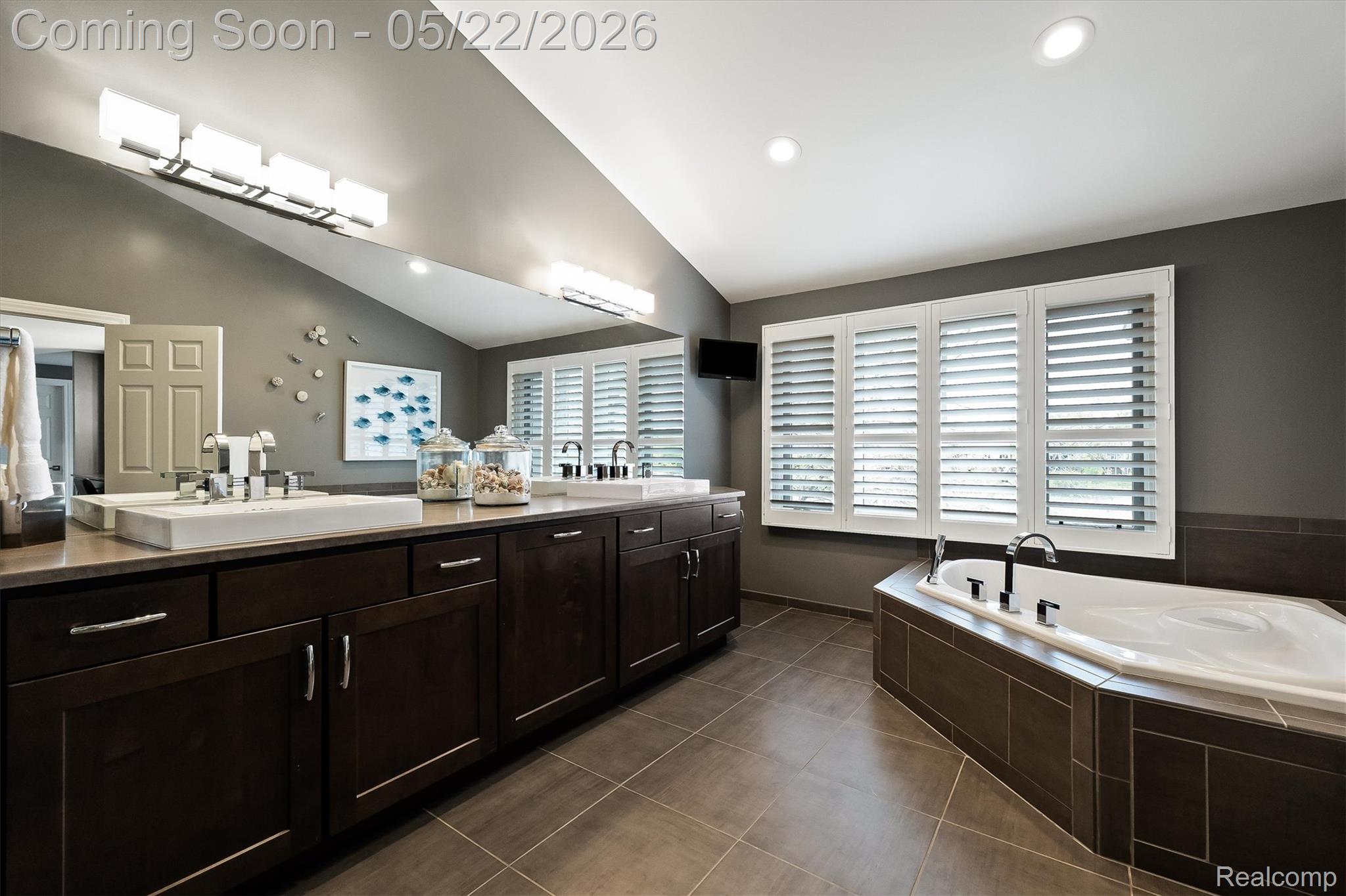 4822 Hidden Lane
