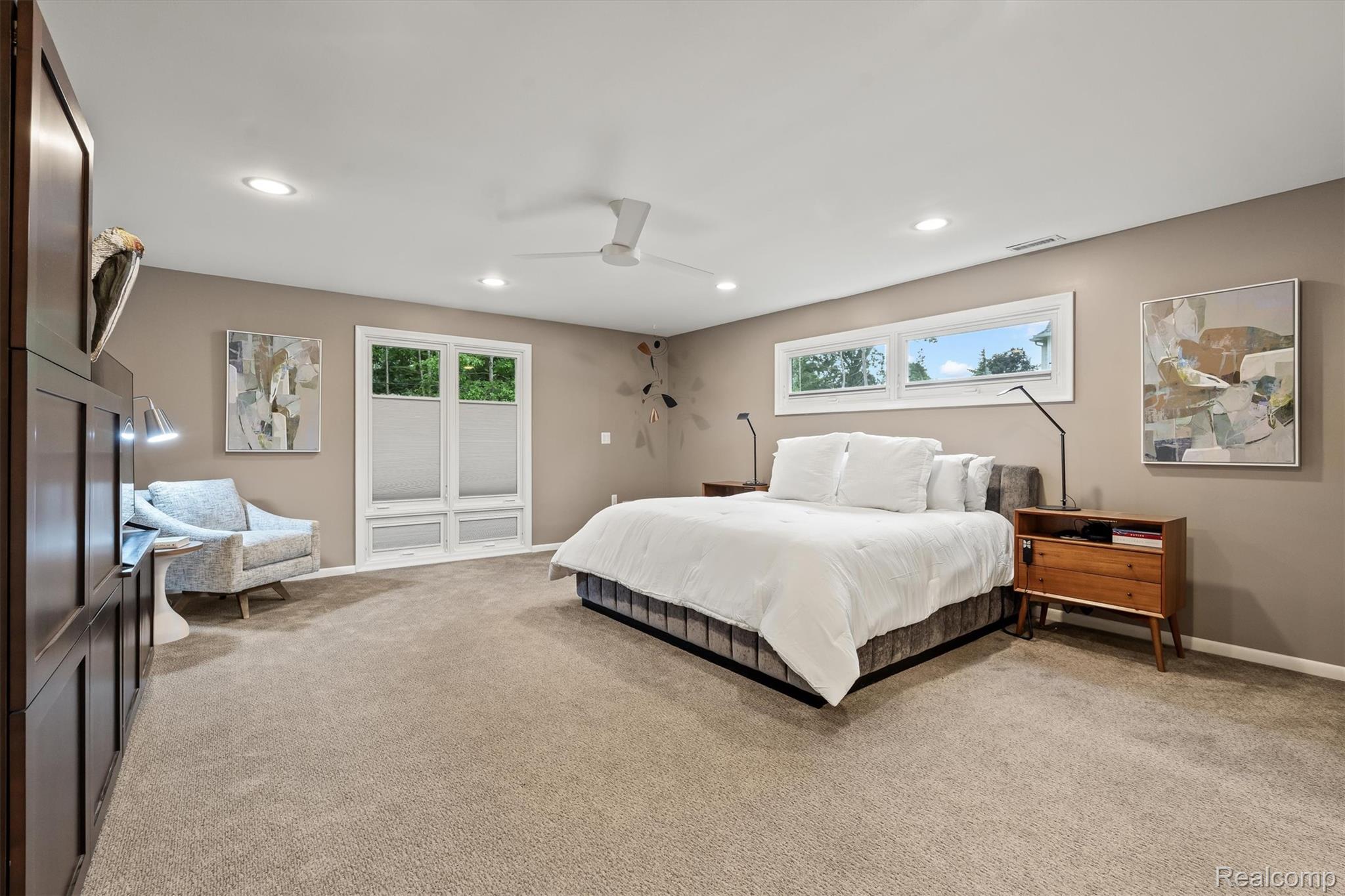3885 Oakland Drive