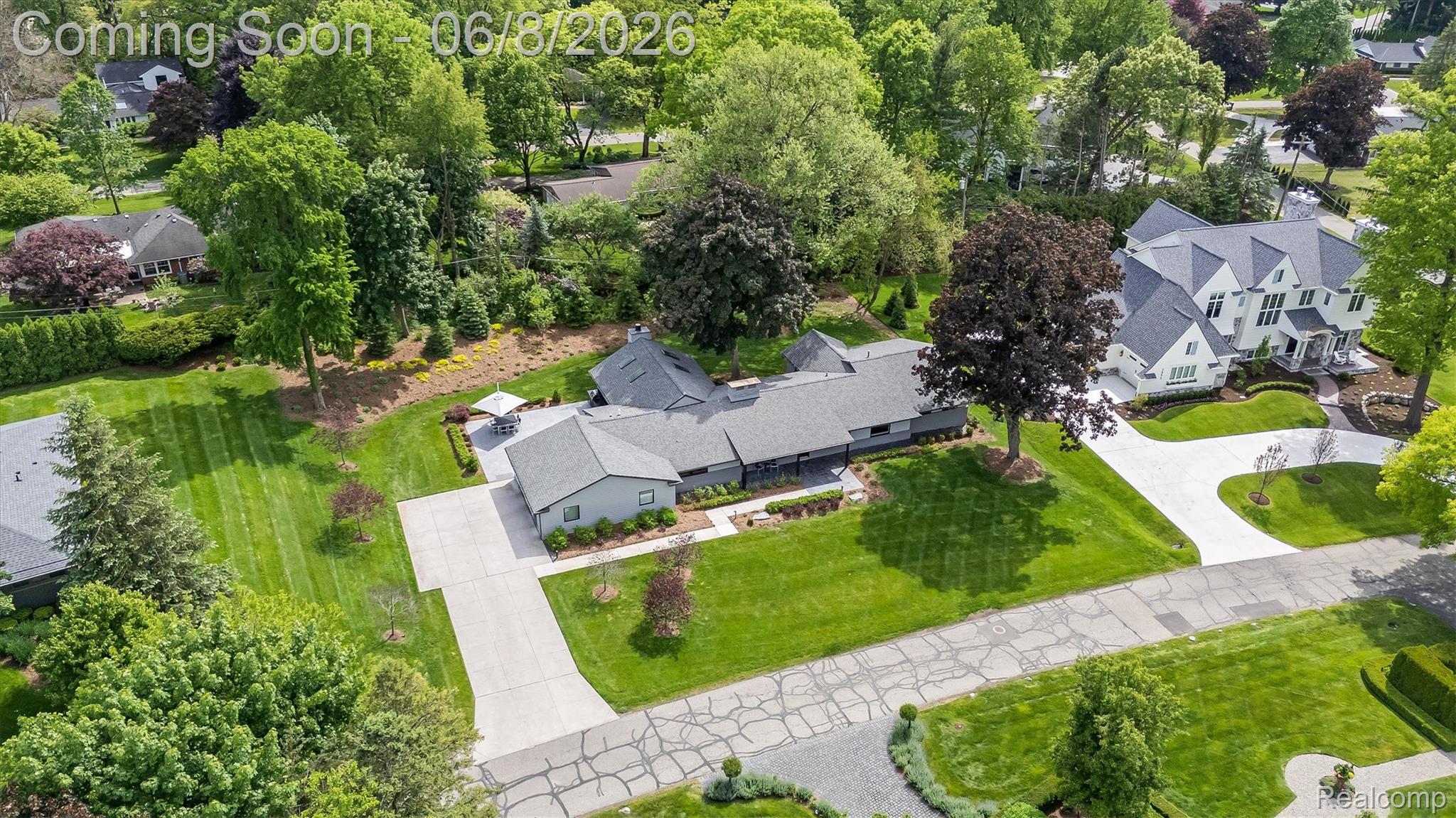 3885 Oakland Drive