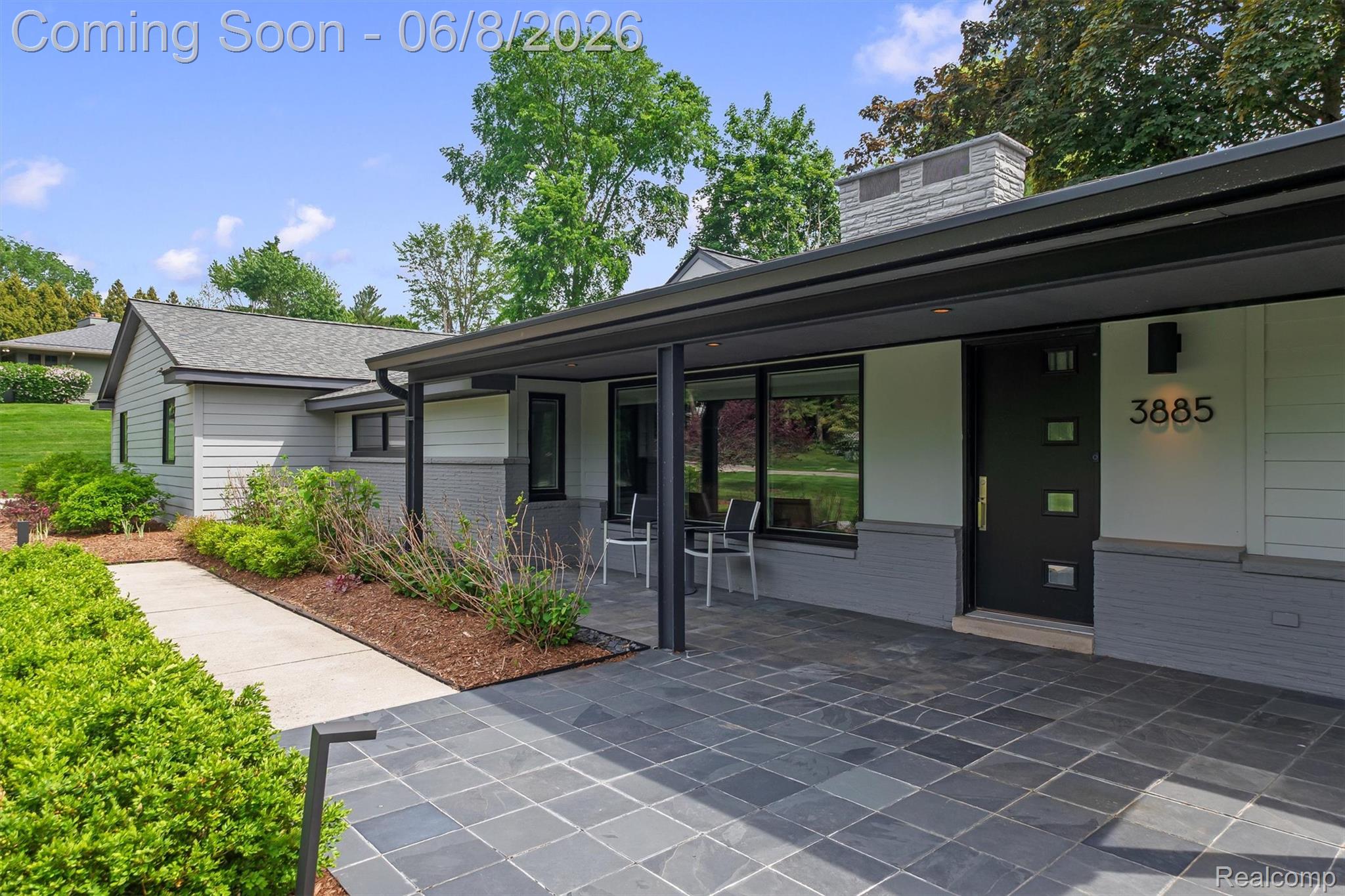 3885 Oakland Drive