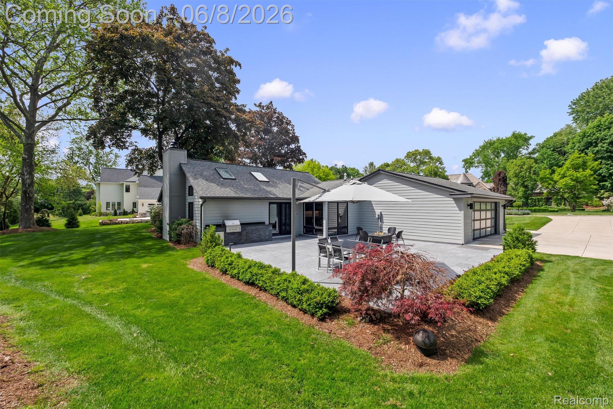 3885 Oakland Drive