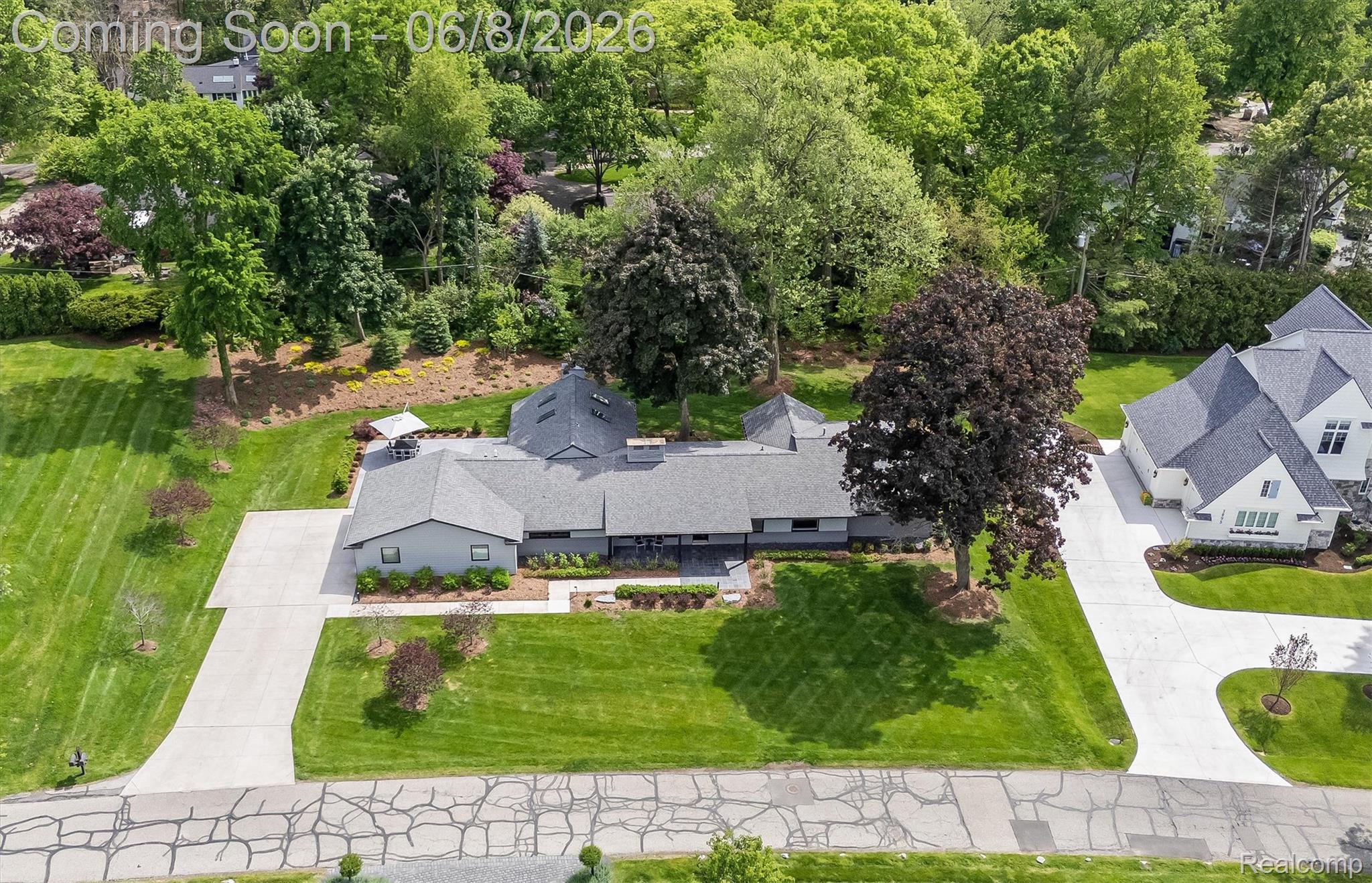 3885 Oakland Drive