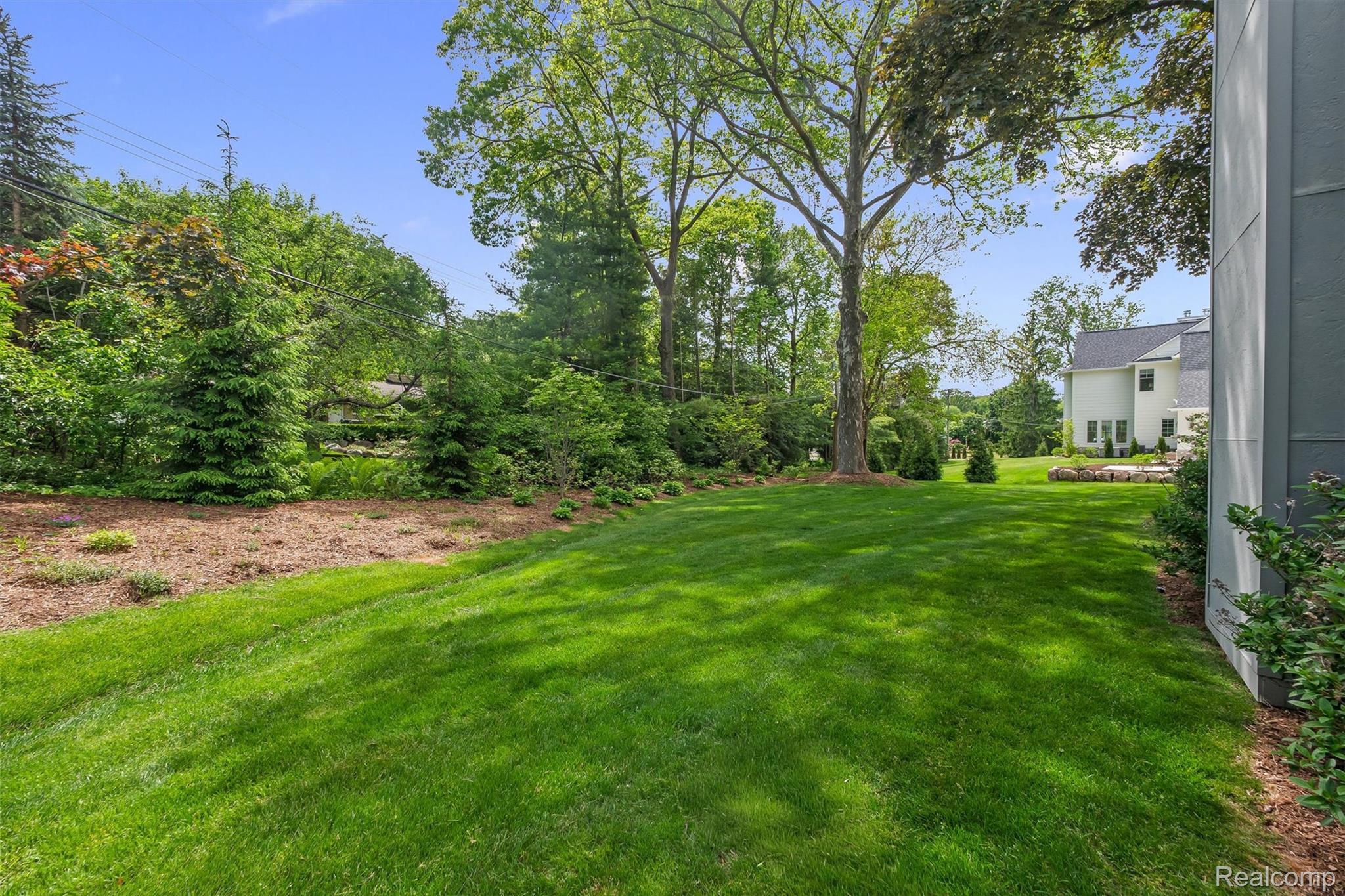 3885 Oakland Drive