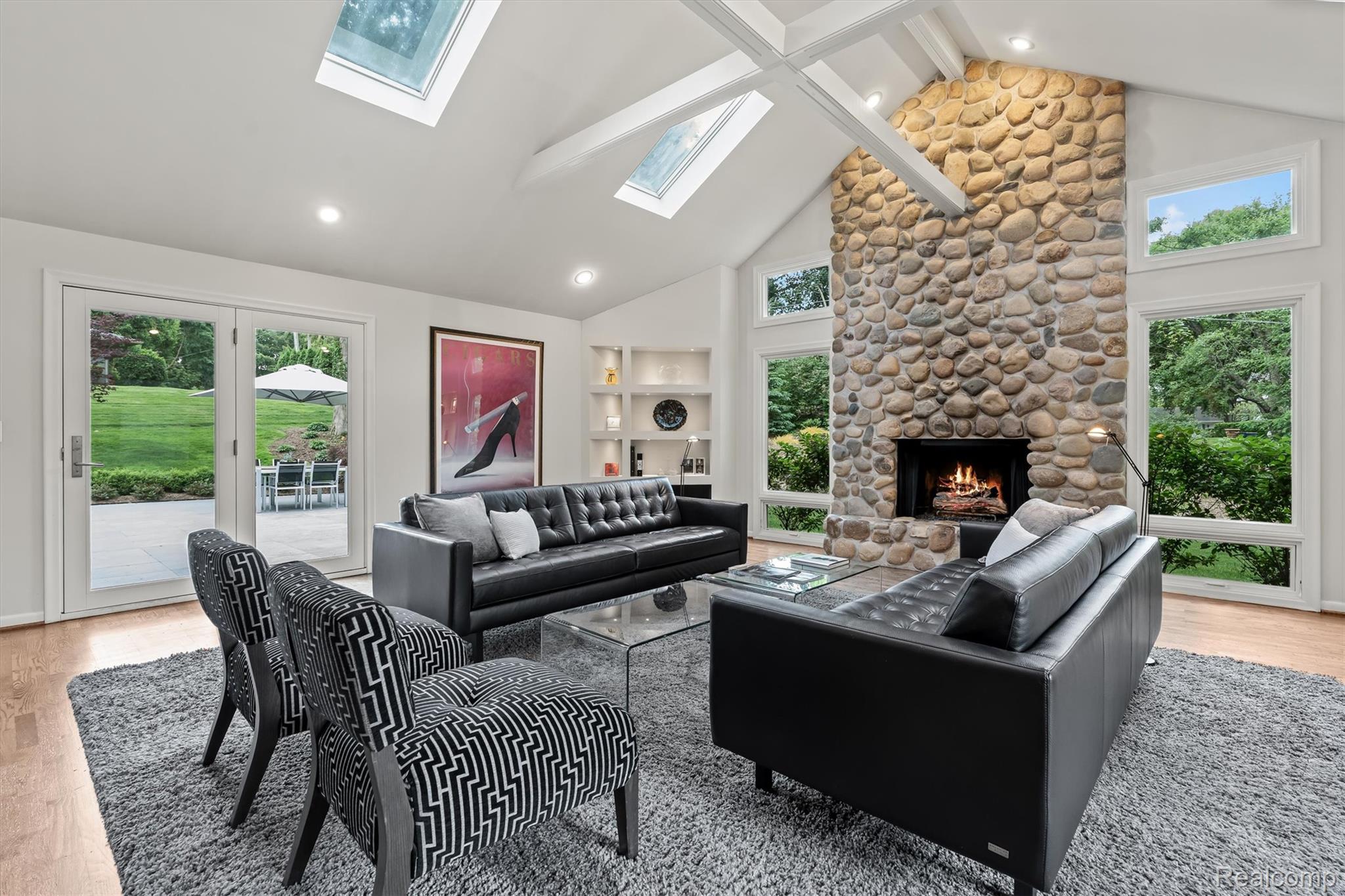 3885 Oakland Drive