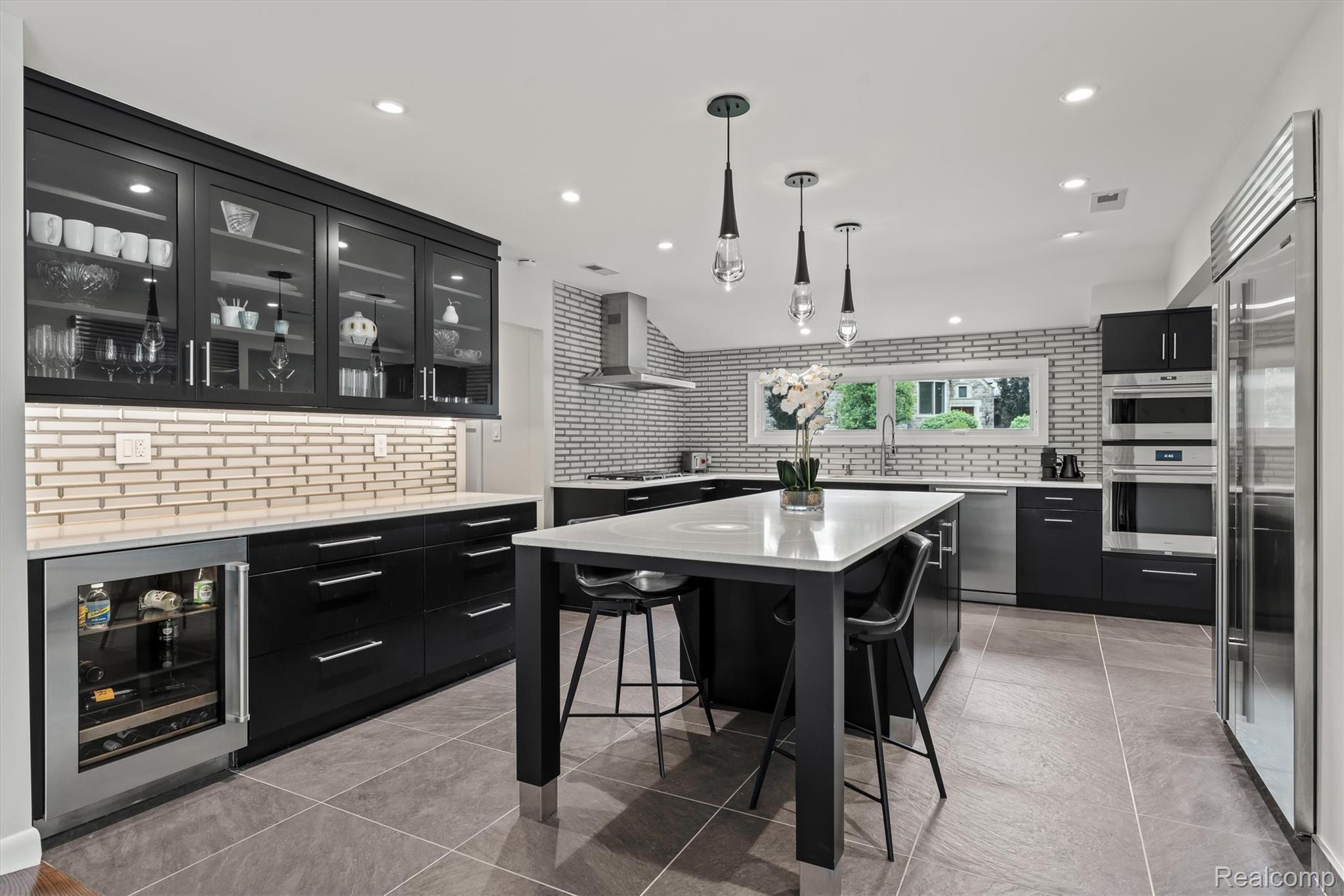 3885 Oakland Drive