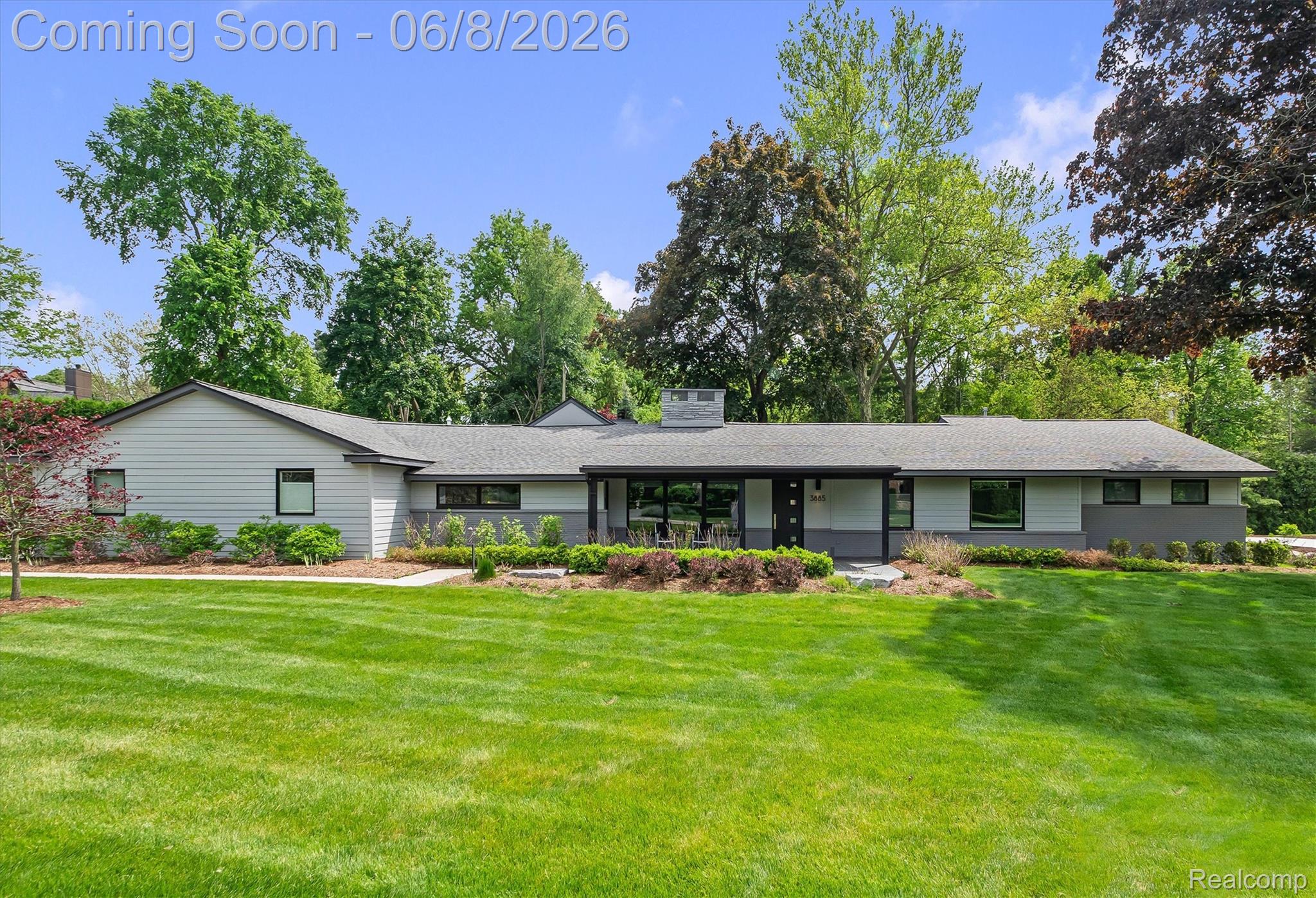 3885 Oakland Drive