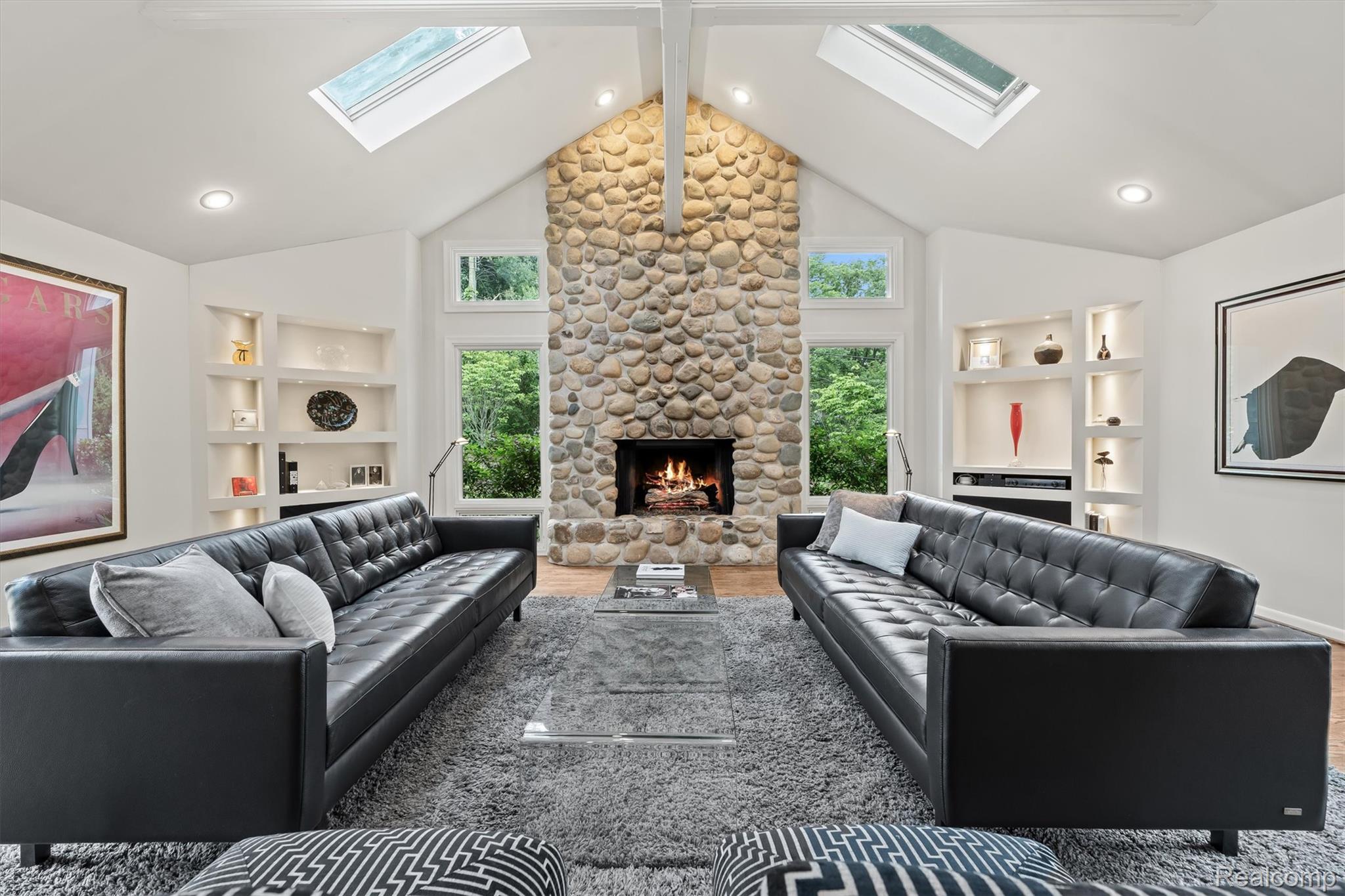 3885 Oakland Drive