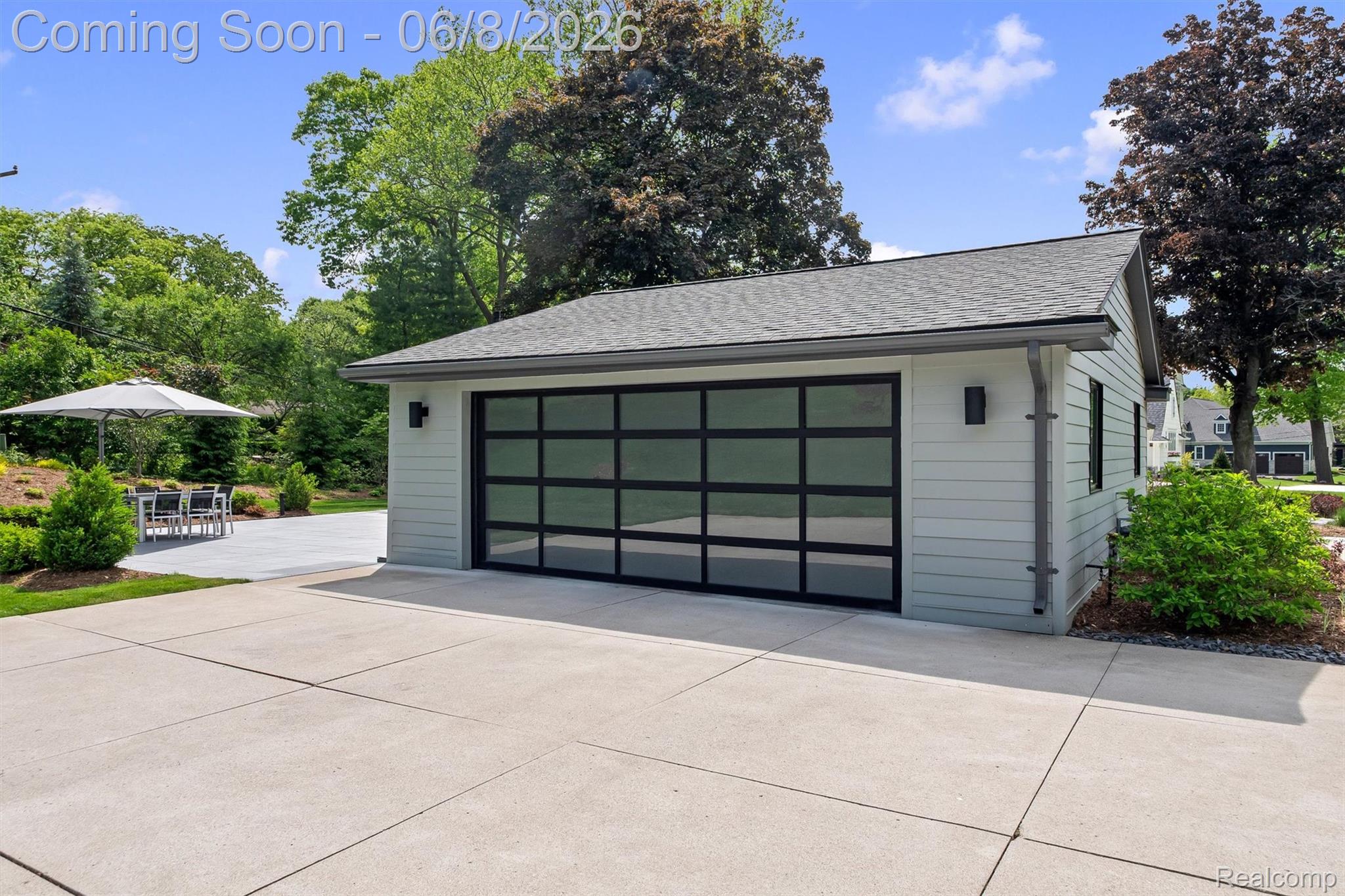 3885 Oakland Drive