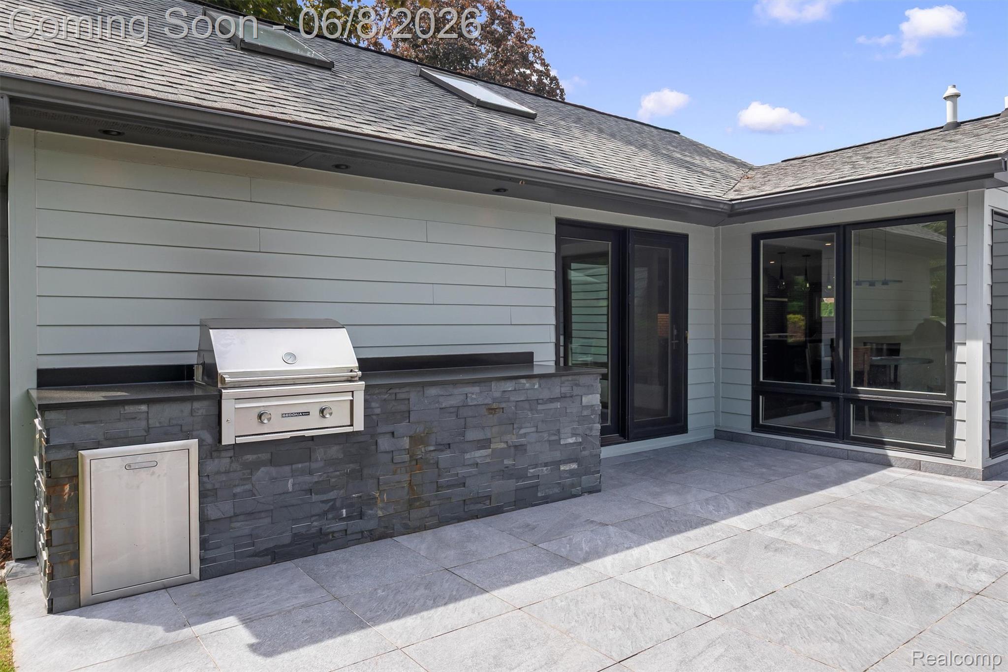 3885 Oakland Drive