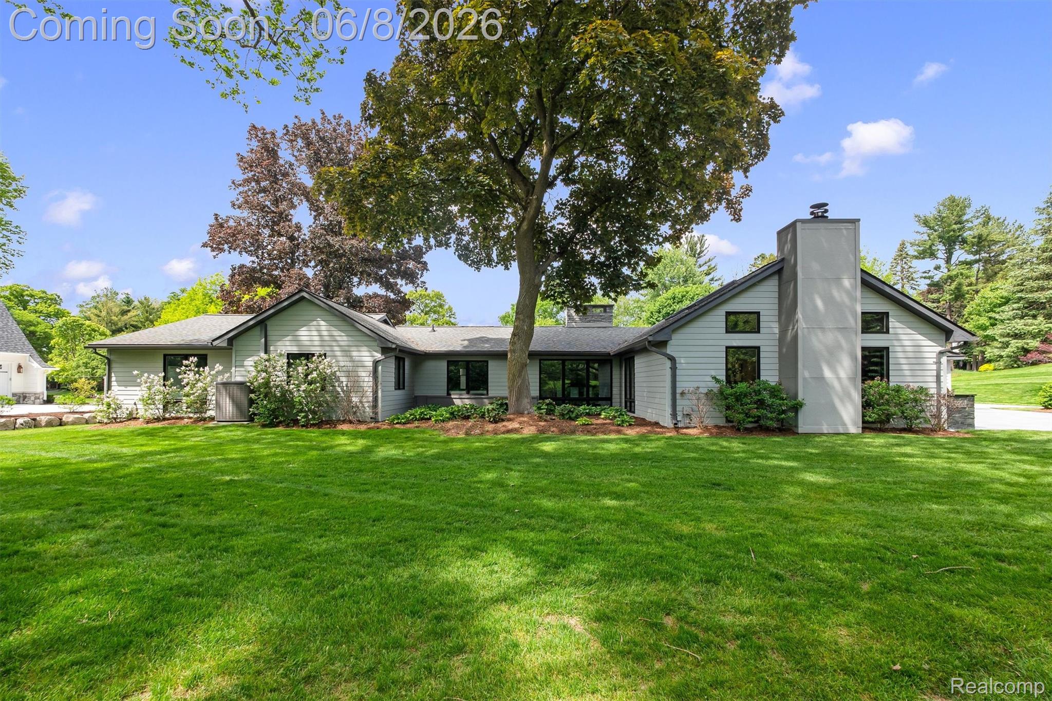 3885 Oakland Drive