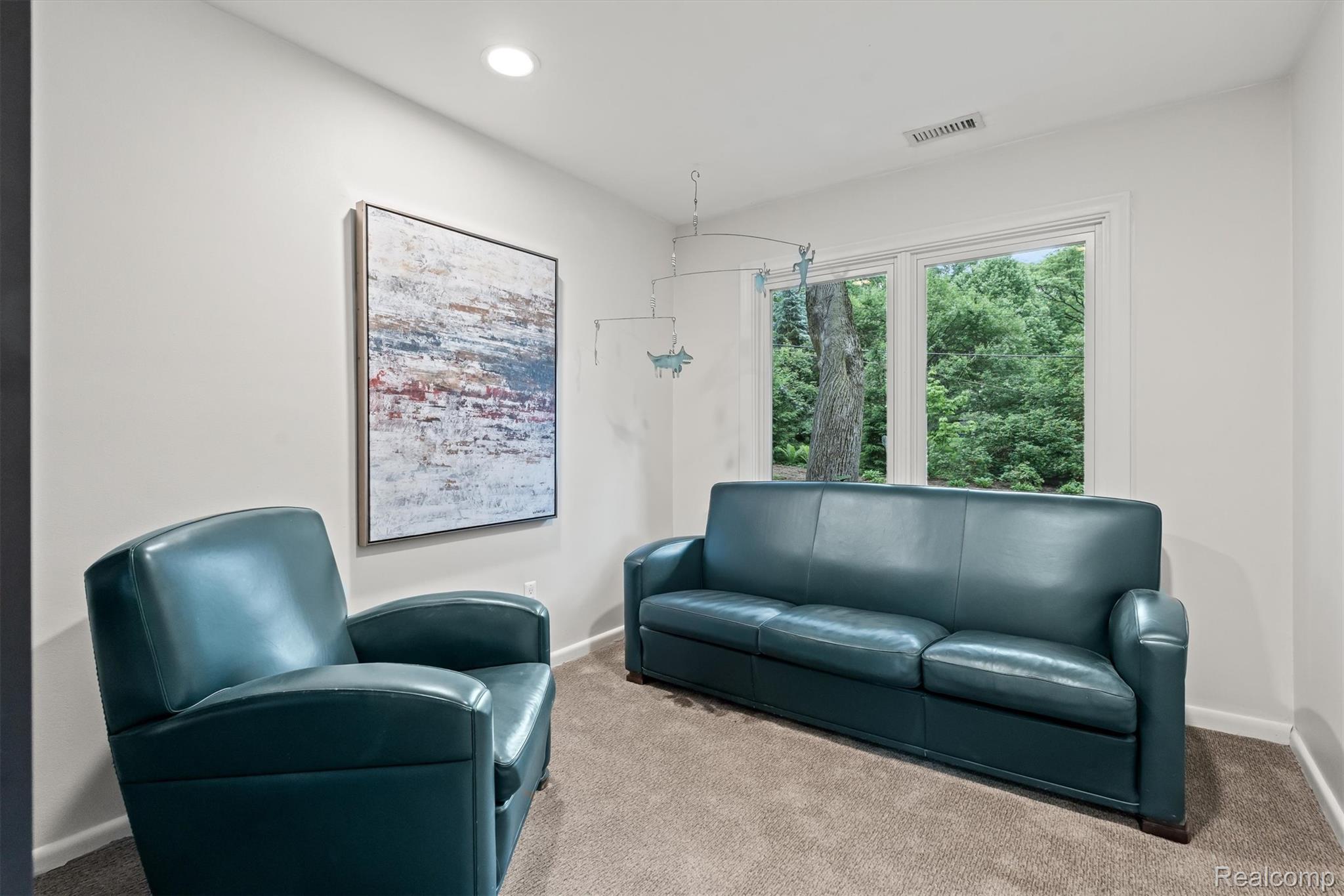3885 Oakland Drive