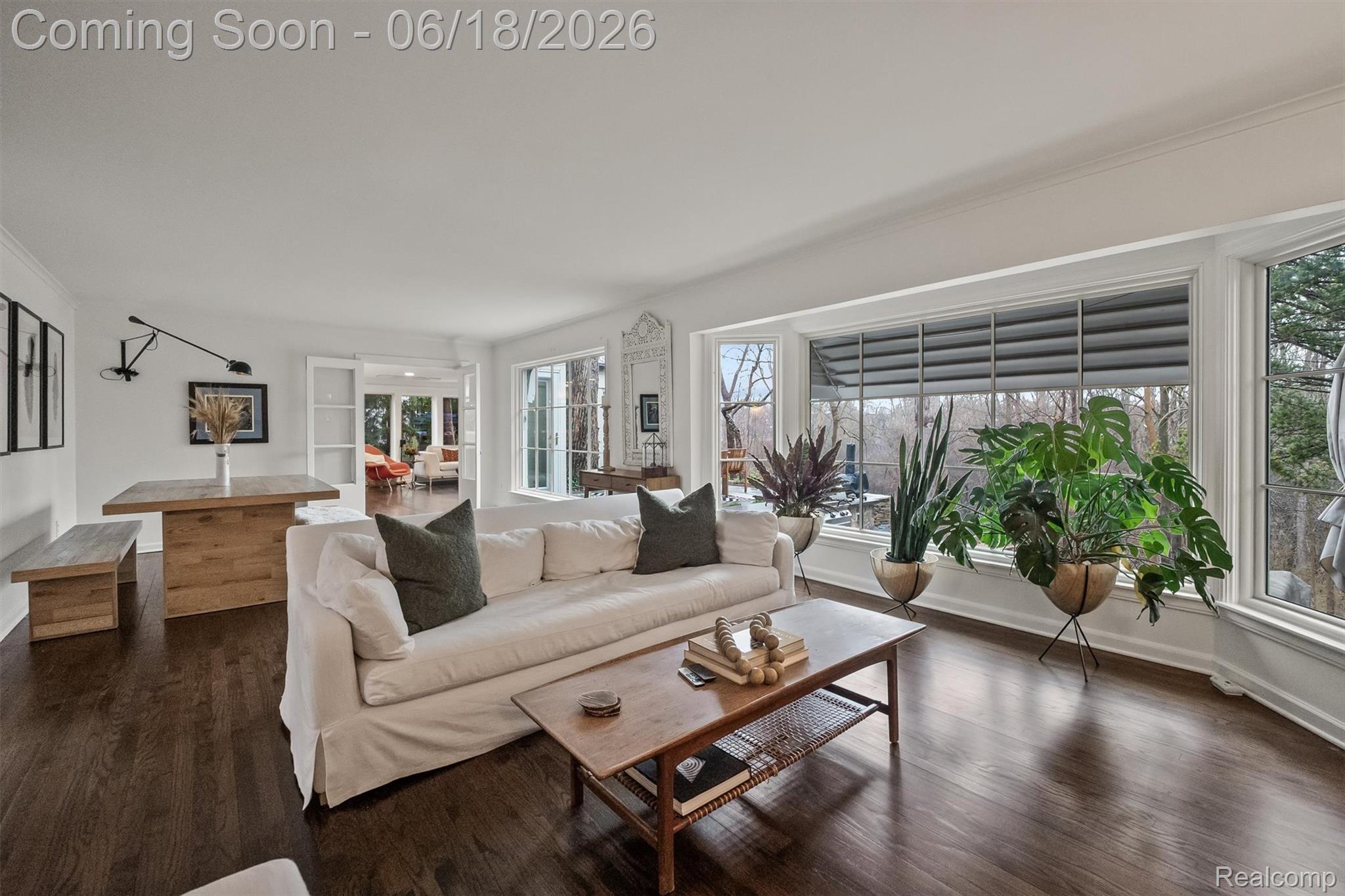 951 Twin Oaks Lane