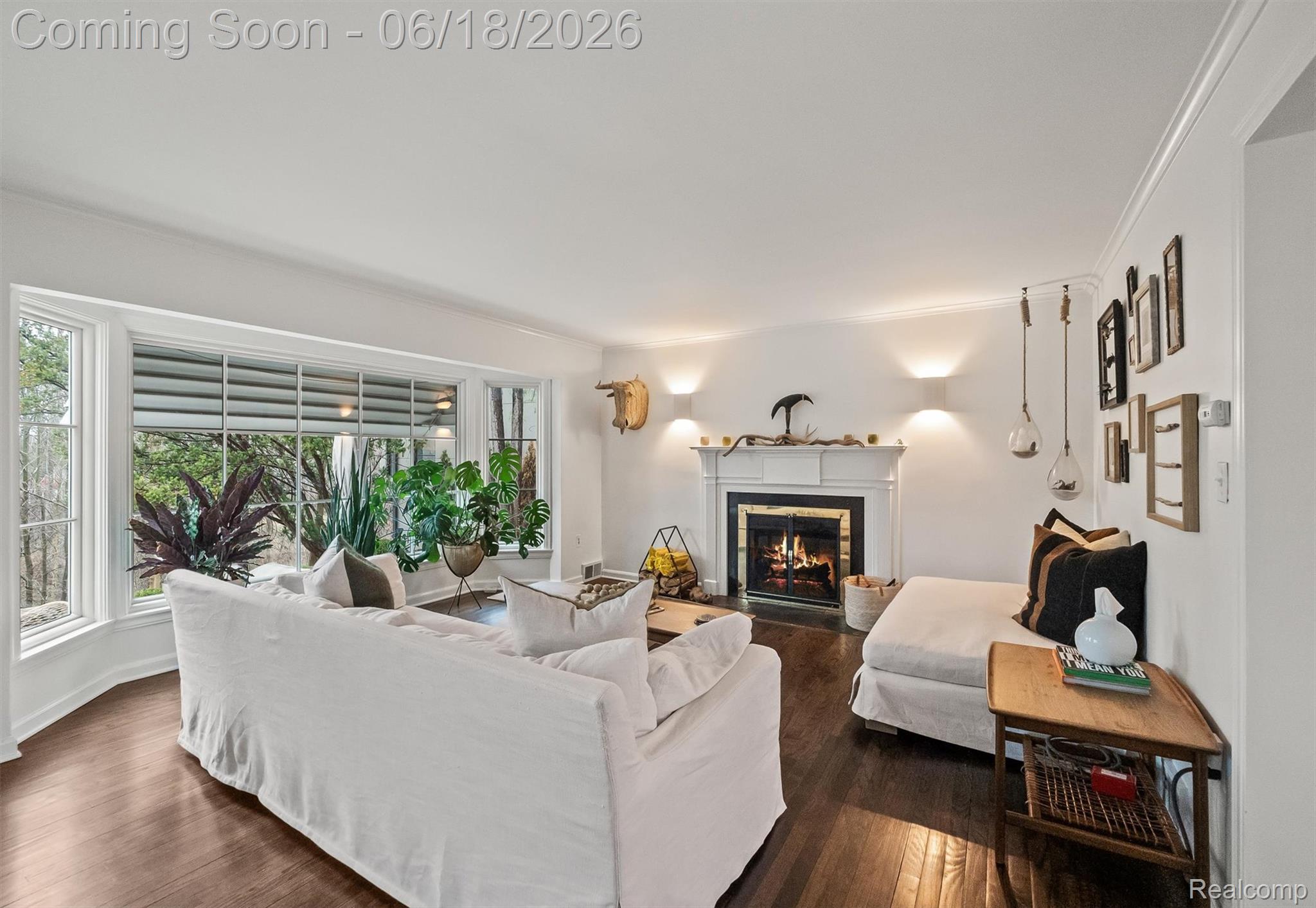951 Twin Oaks Lane