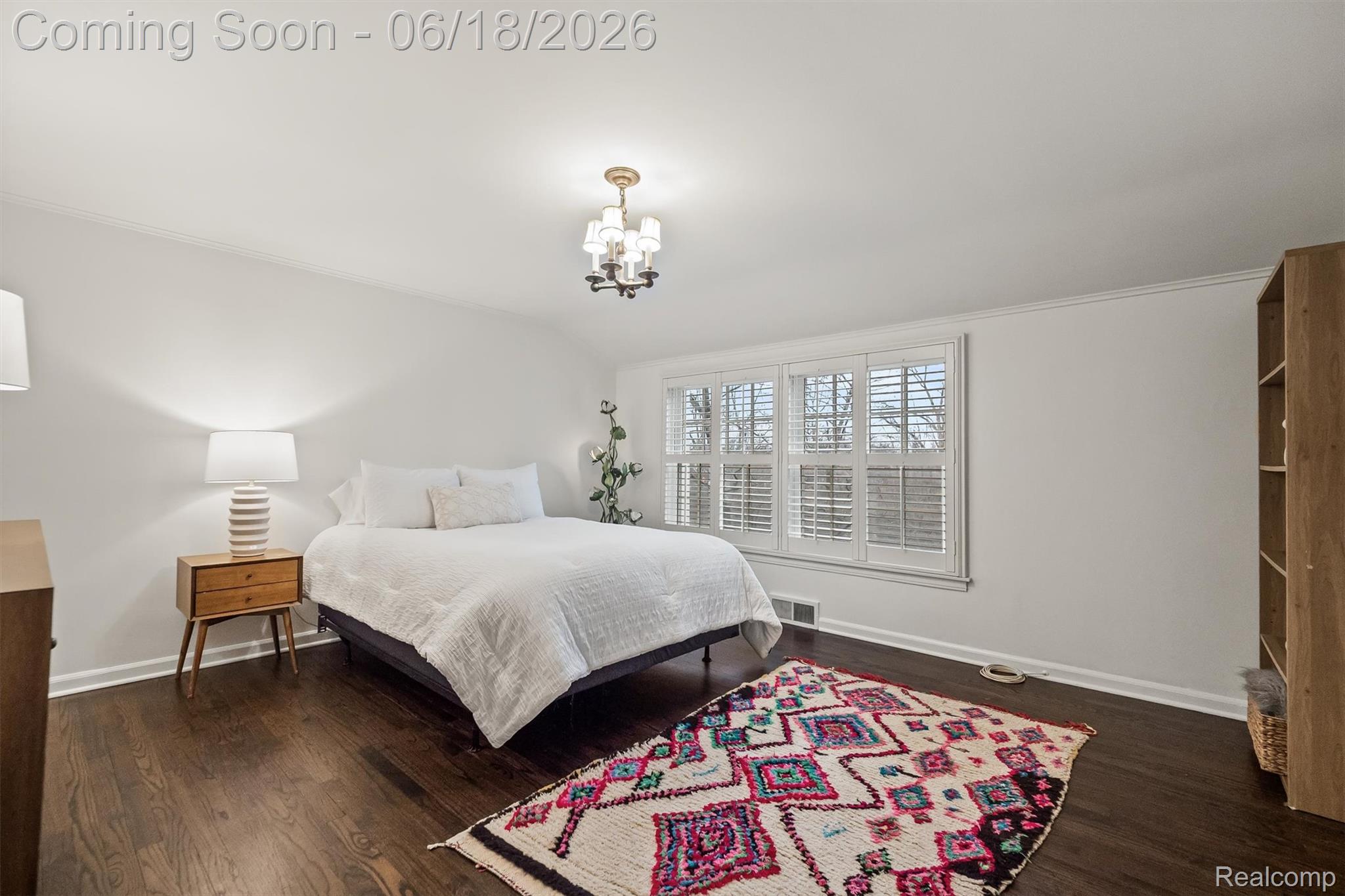 951 Twin Oaks Lane