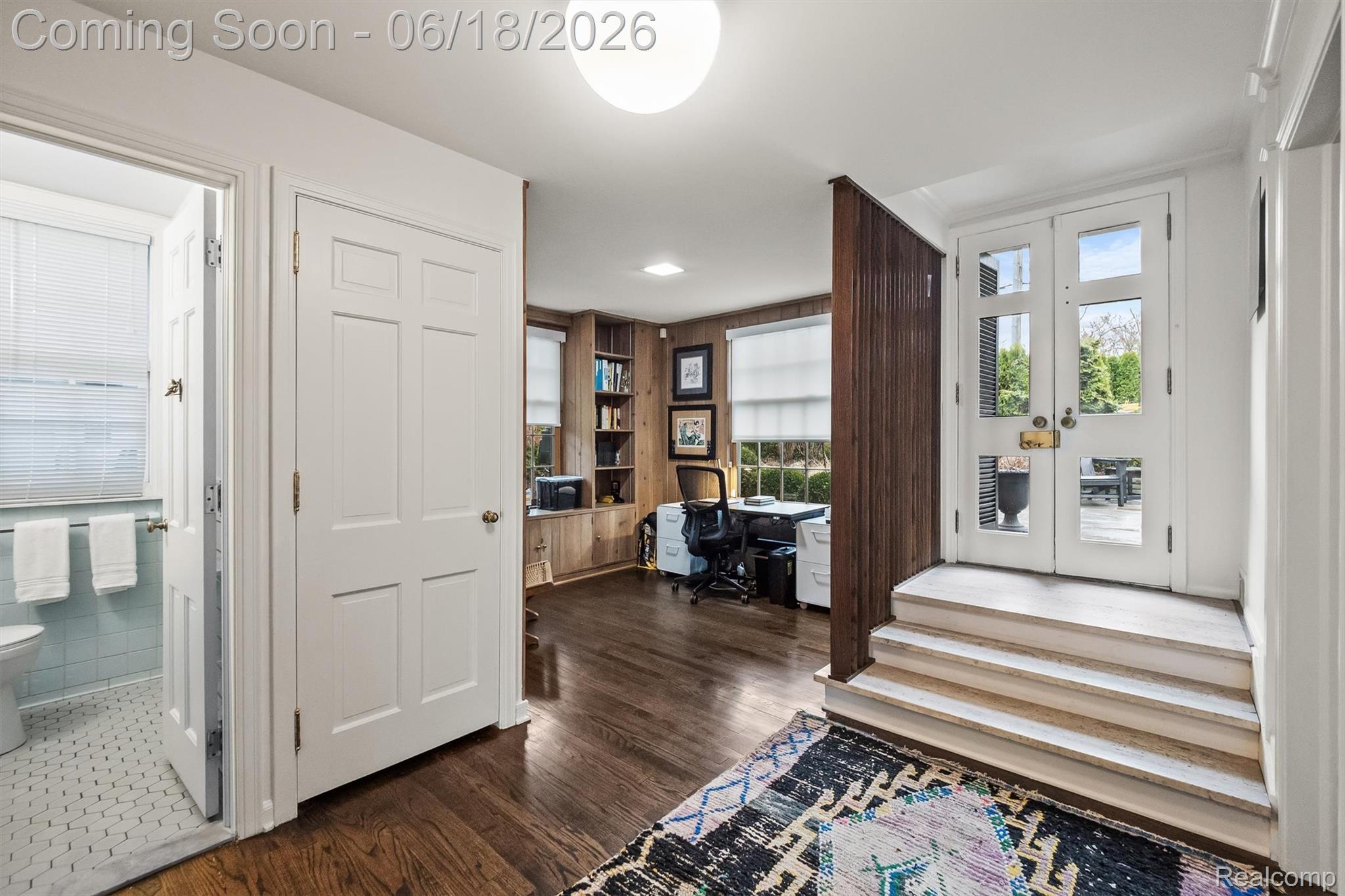 951 Twin Oaks Lane
