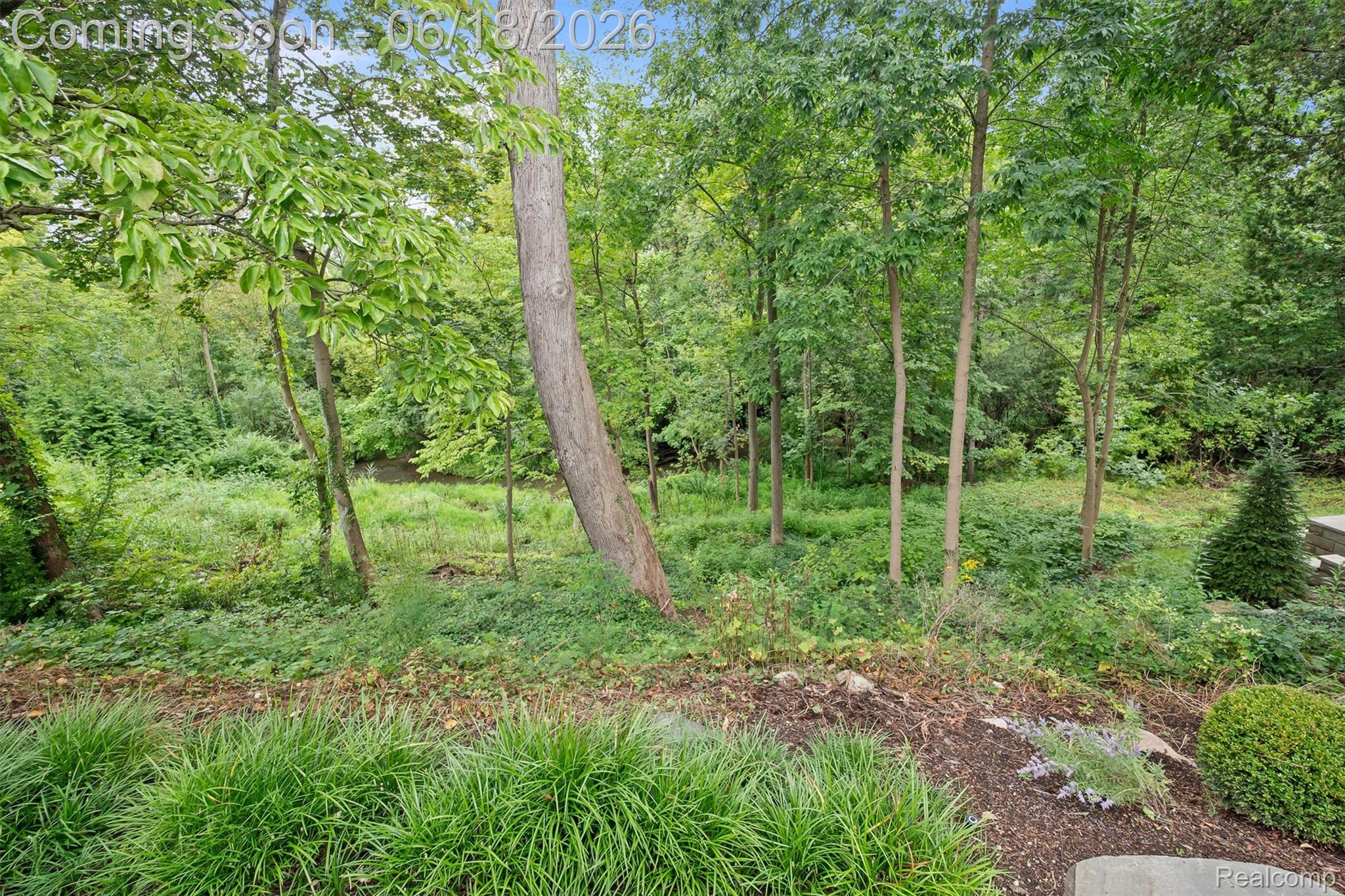951 Twin Oaks Lane