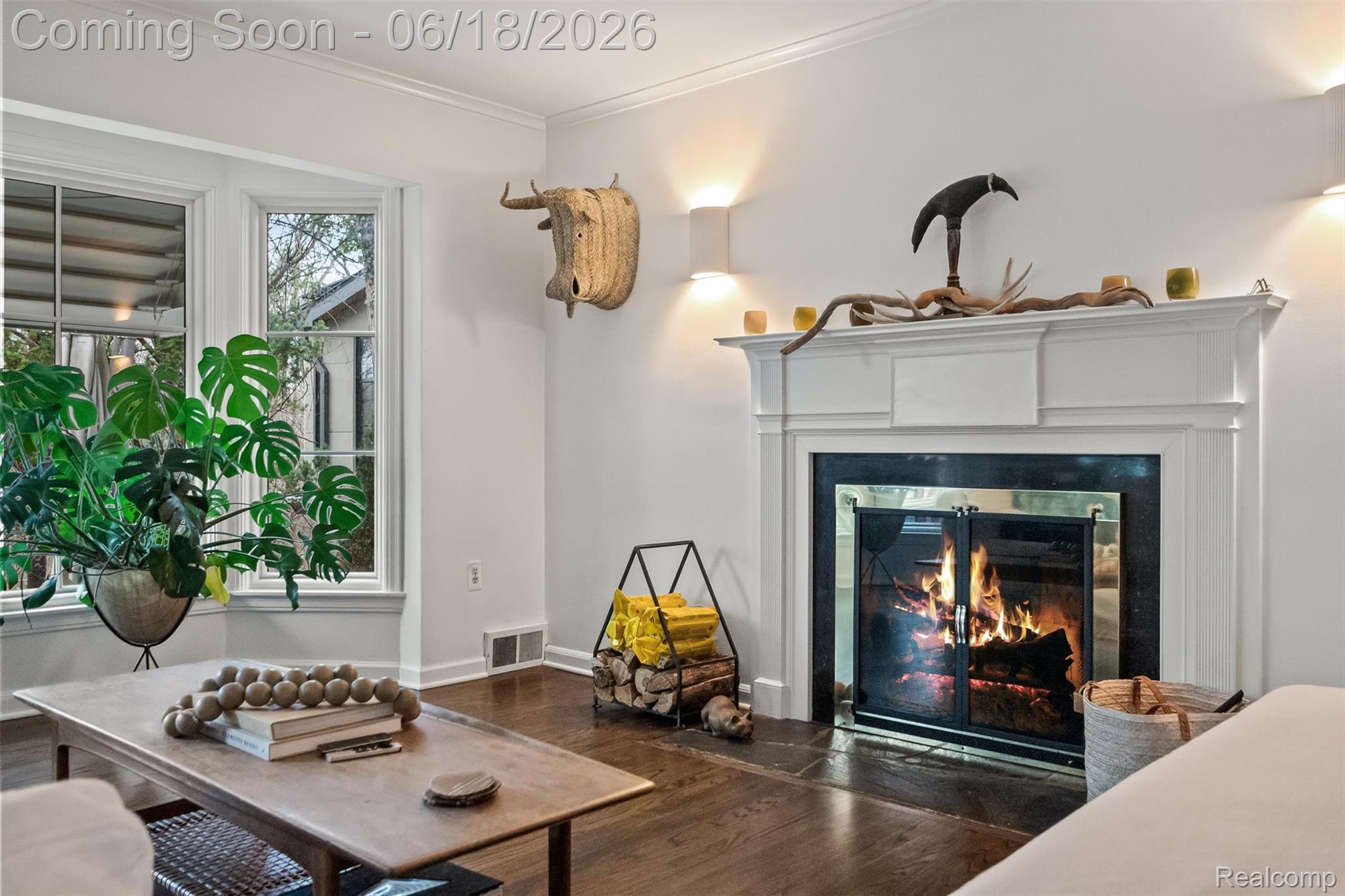 951 Twin Oaks Lane