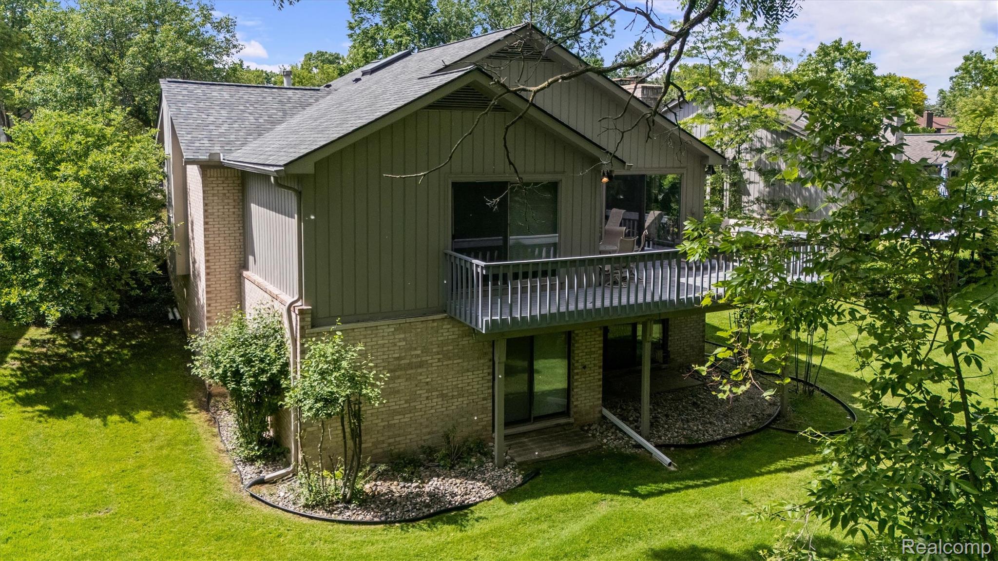 2225 Cameo Lake Court