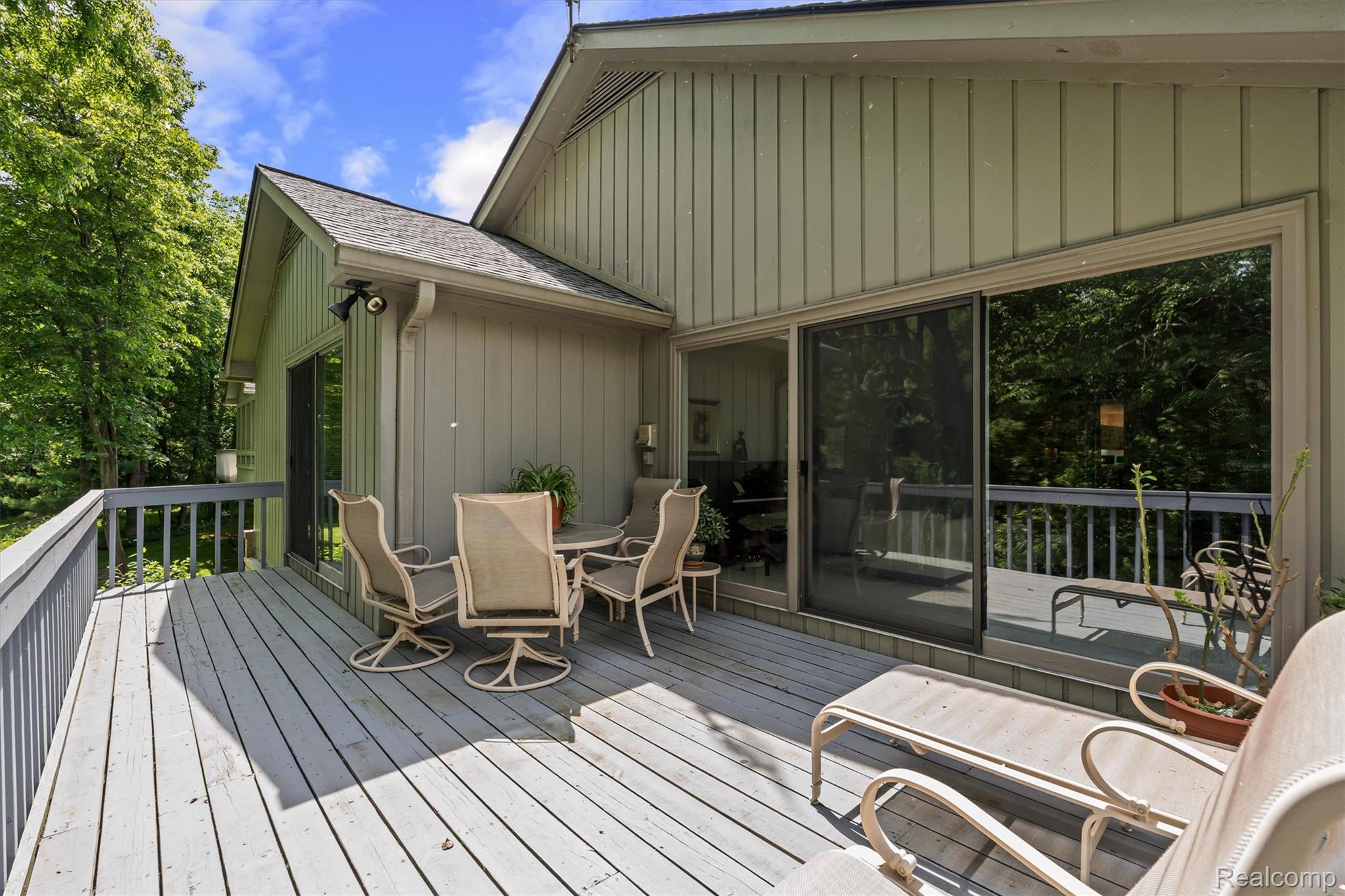 2225 Cameo Lake Court