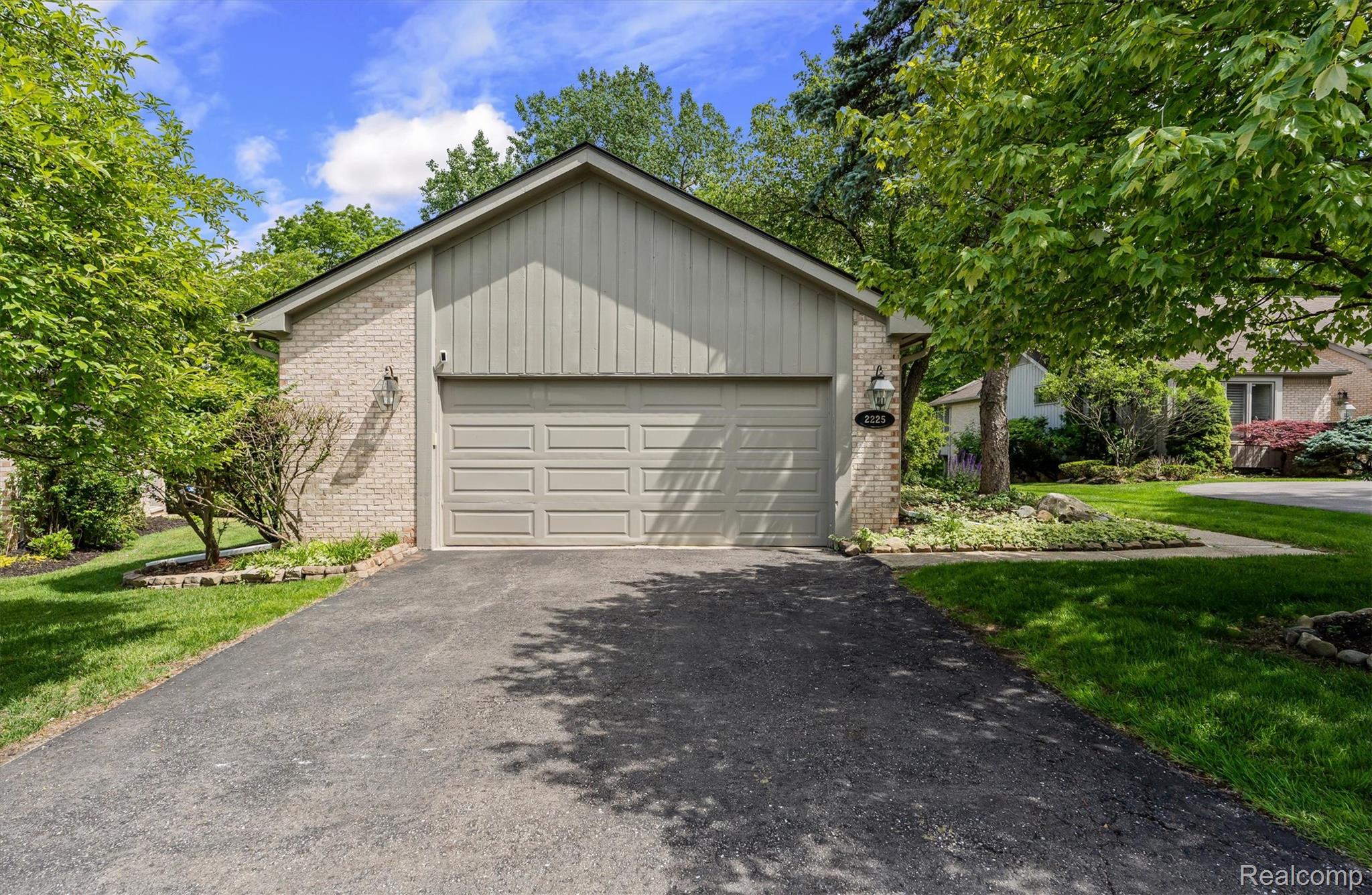 2225 Cameo Lake Court