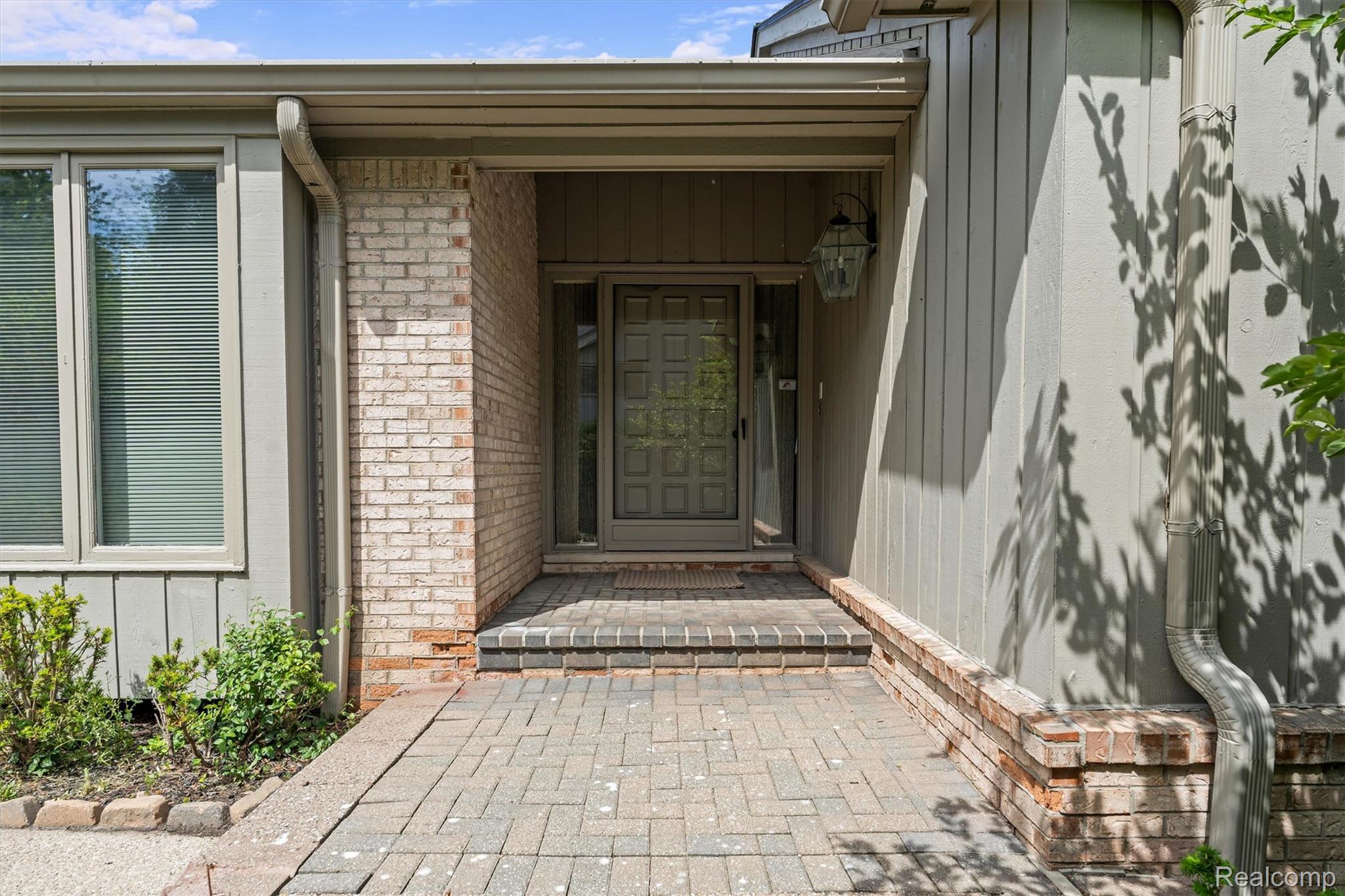 2225 Cameo Lake Court