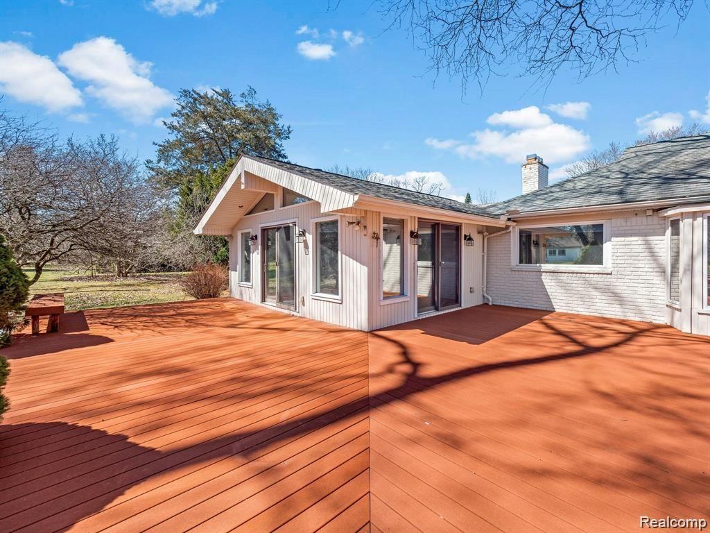 3879 CARRIAGE Road