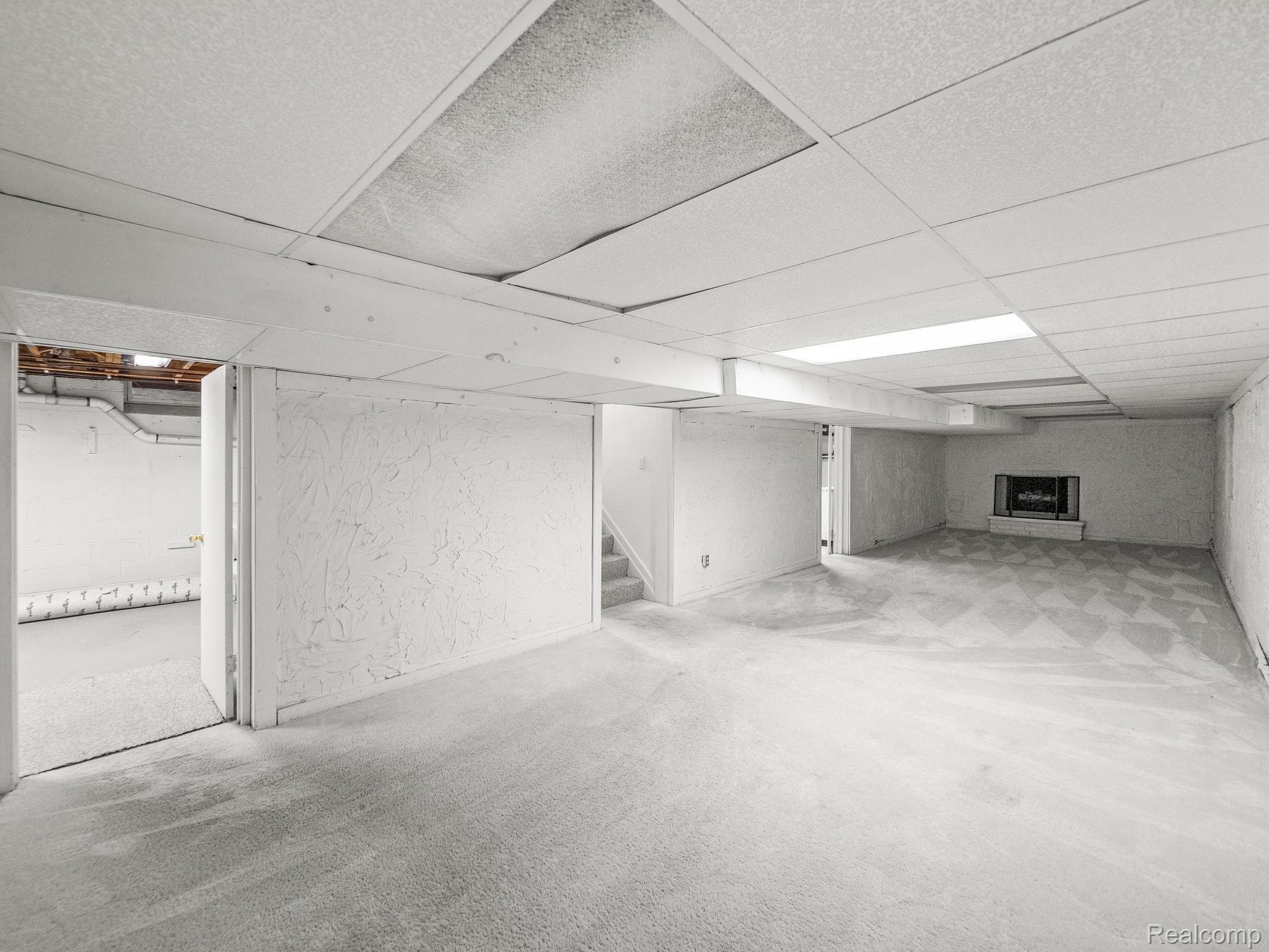 3879 CARRIAGE Road