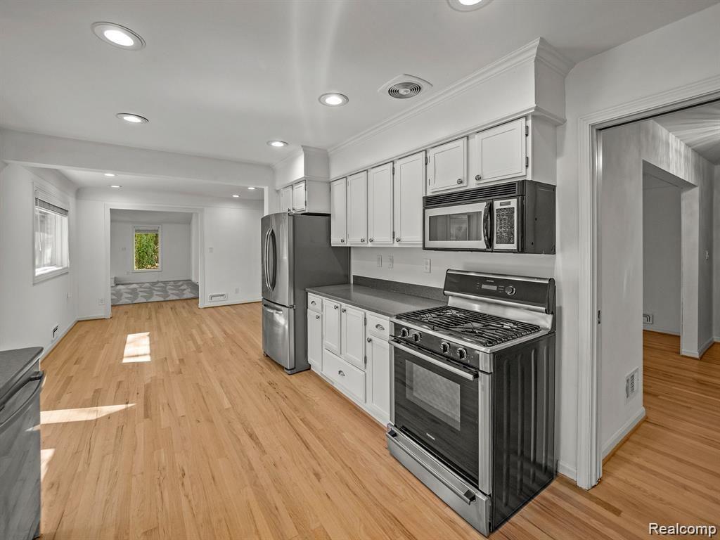 3879 CARRIAGE Road