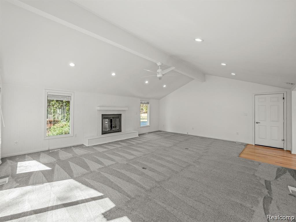 3879 CARRIAGE Road