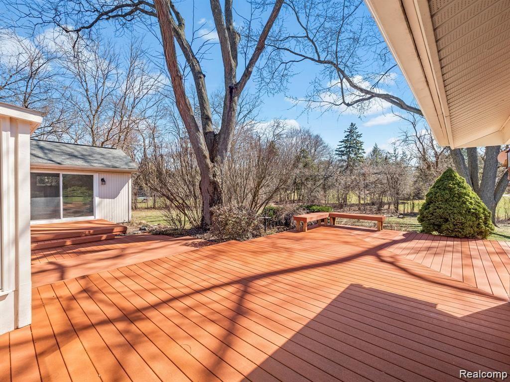 3879 CARRIAGE Road