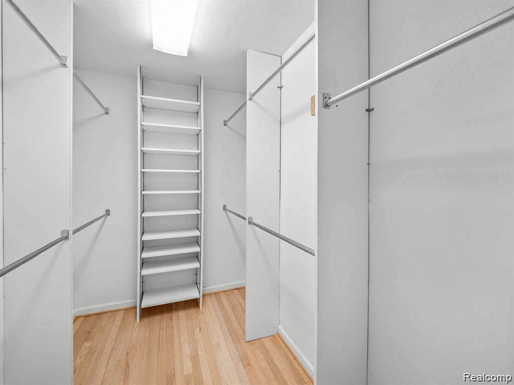 3879 CARRIAGE Road
