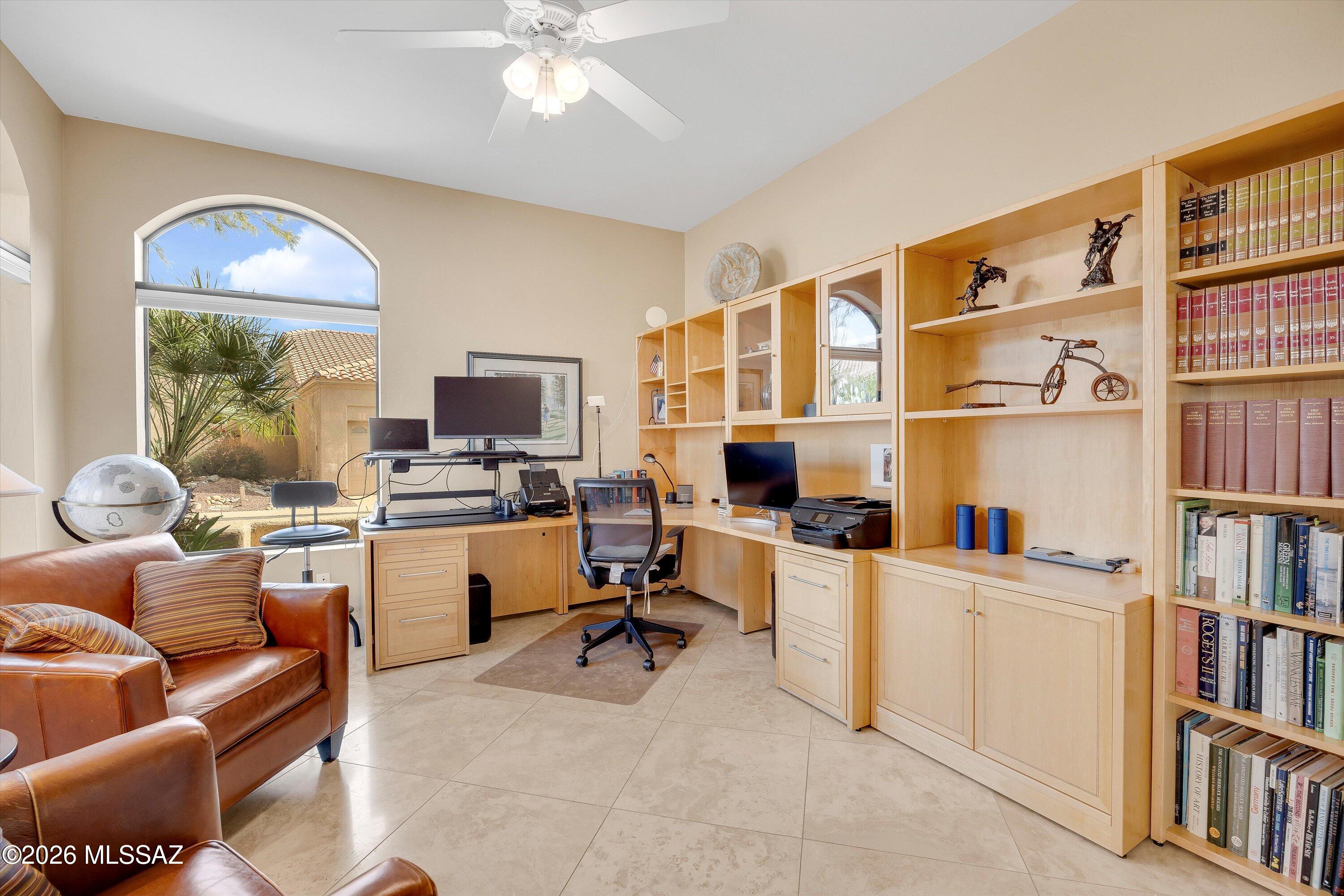 6015 N Coatimundi Drive