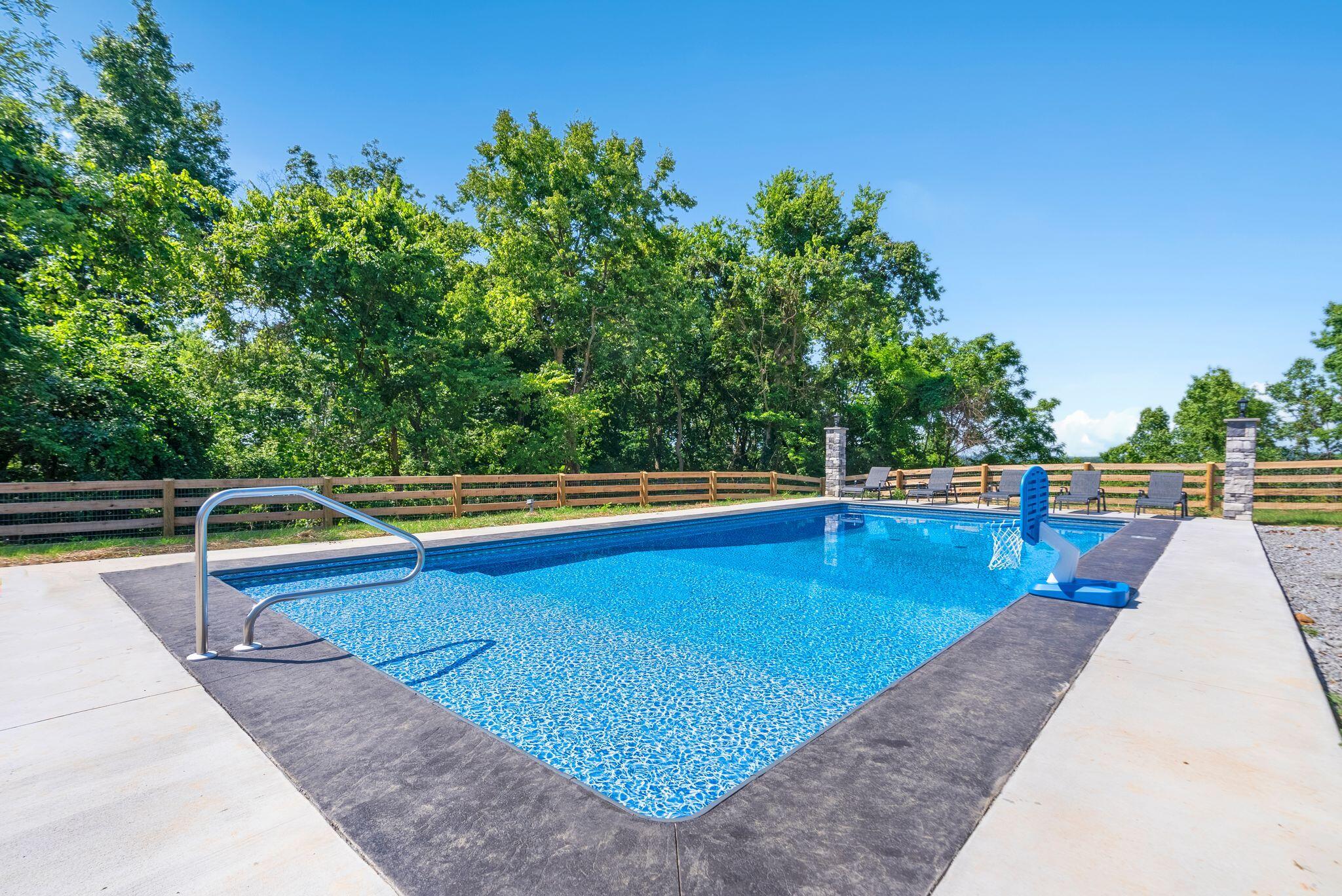 516 Shagbark Trail