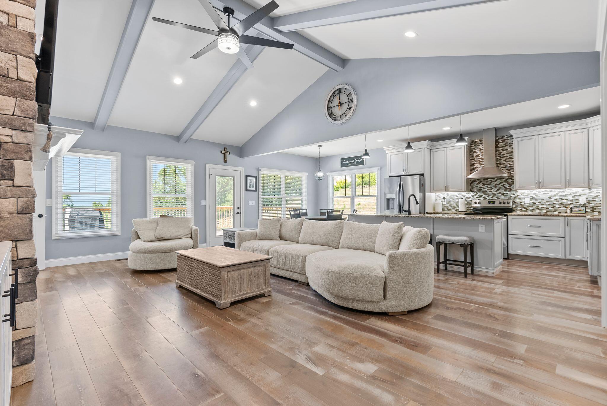 516 Shagbark Trail